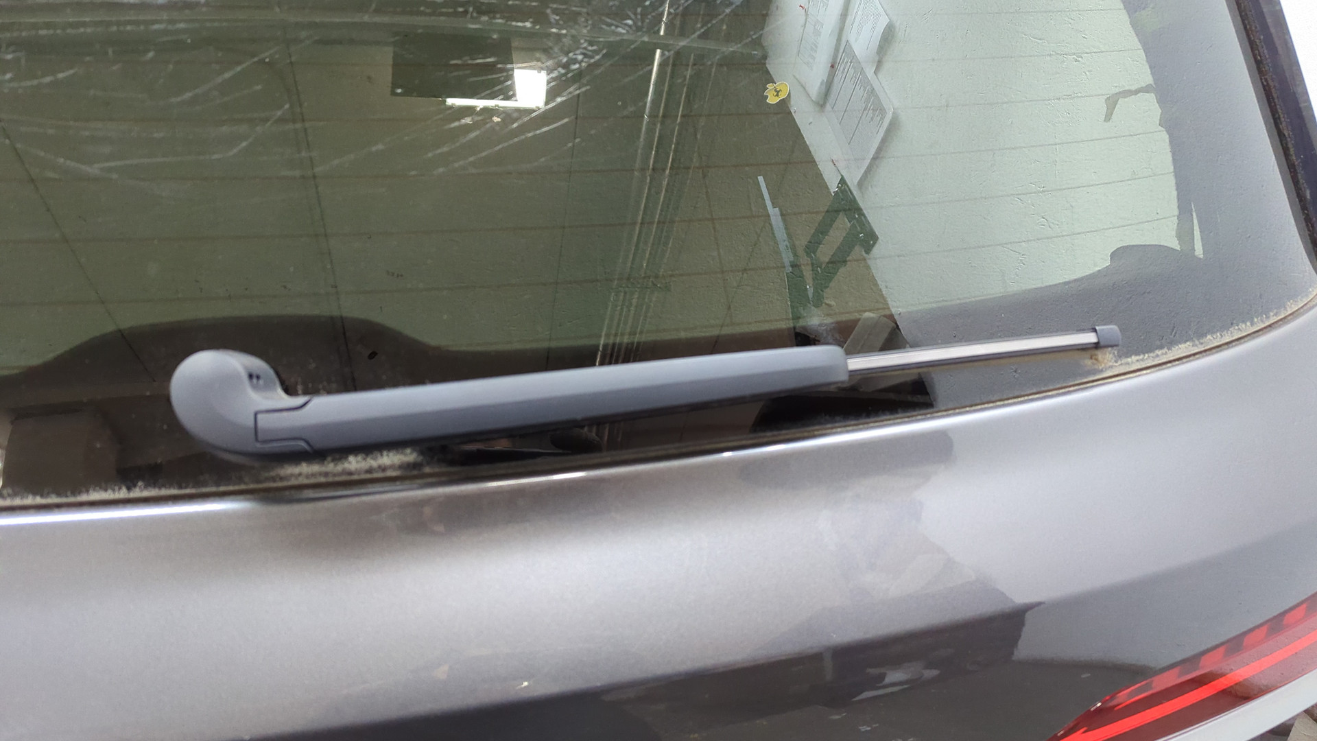 Дверь багажника