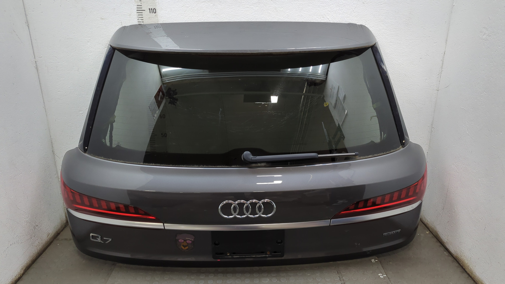 Дверь багажника