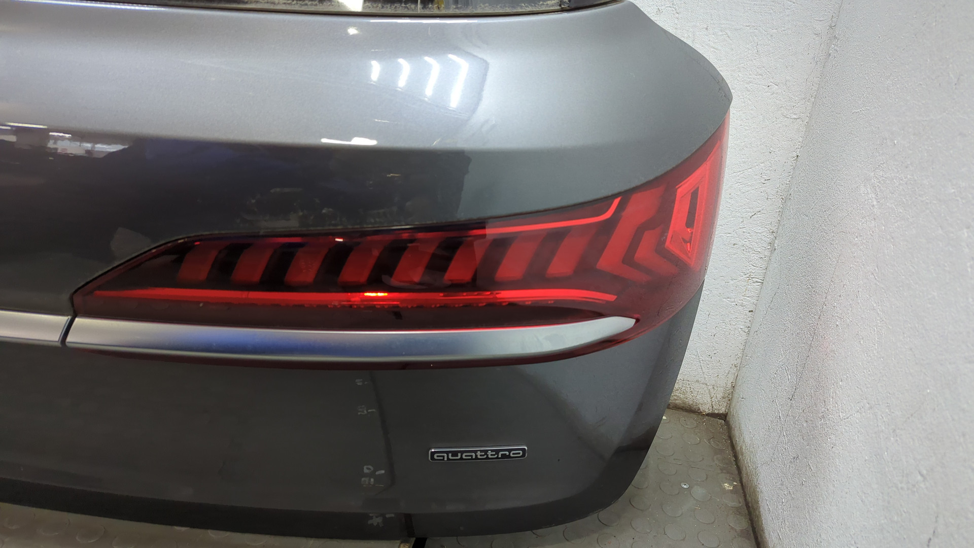 Дверь багажника