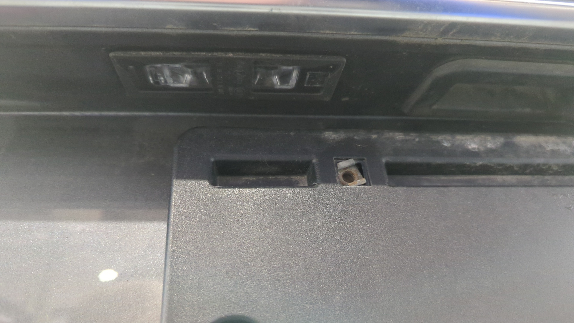 Дверь багажника