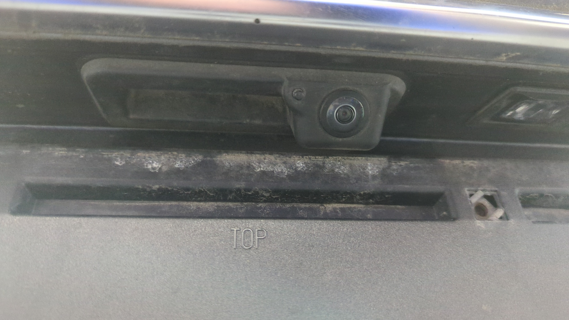 Дверь багажника