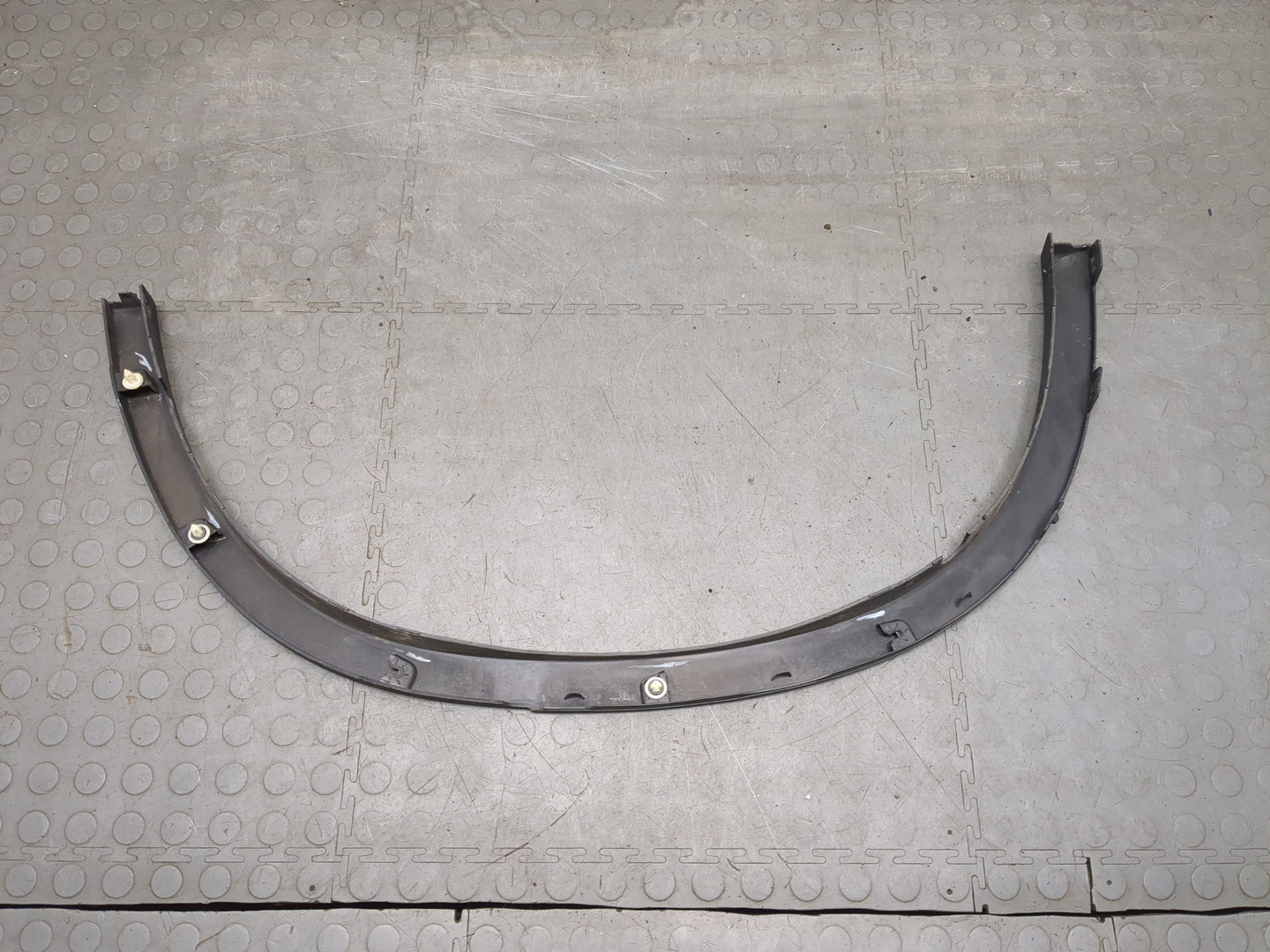 Накладка заднего крыла левого