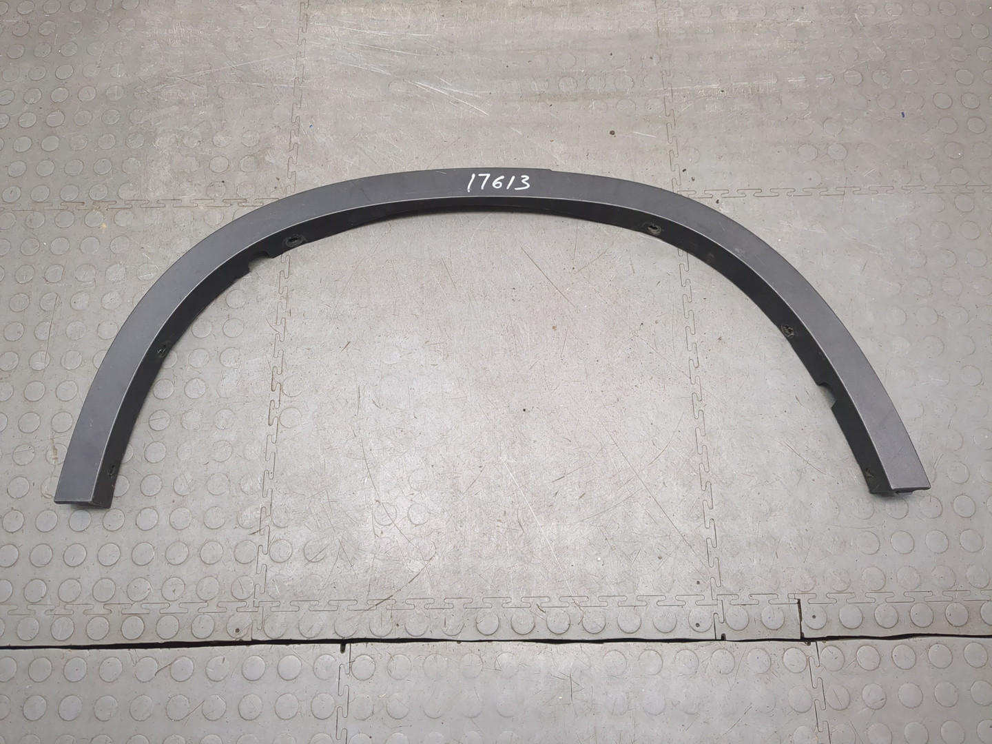 Молдинг заднего крыла правого