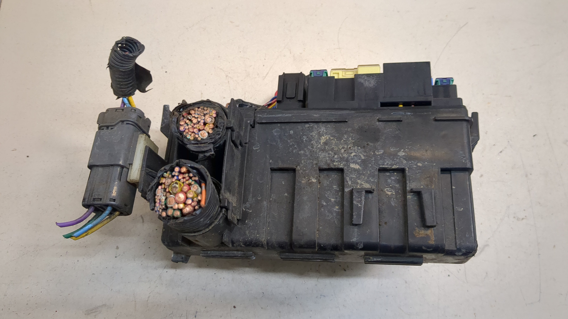 Блок предохранителей