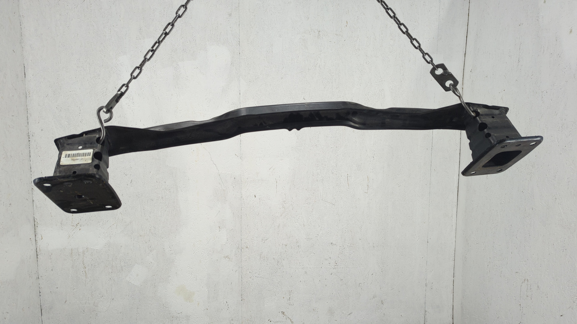 Усилитель заднего бампера