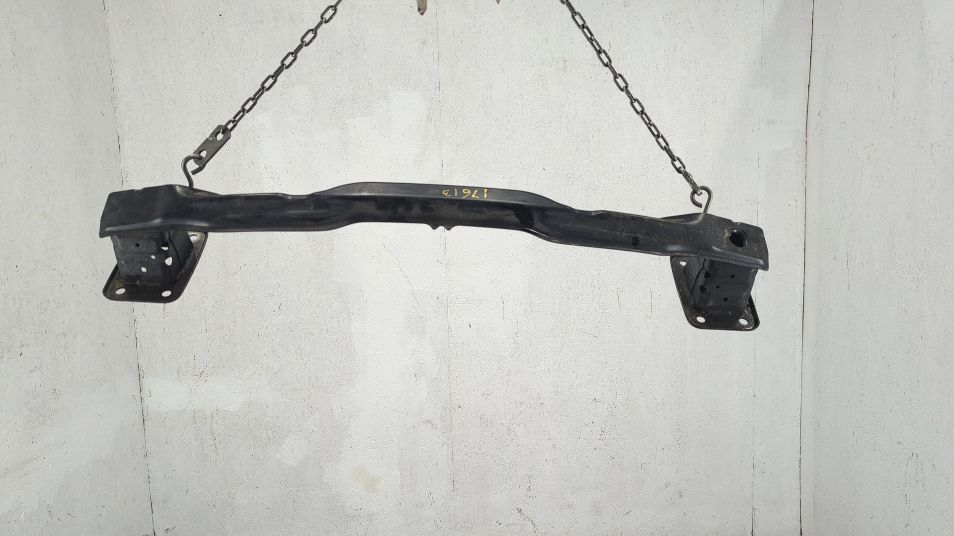 Усилитель заднего бампера