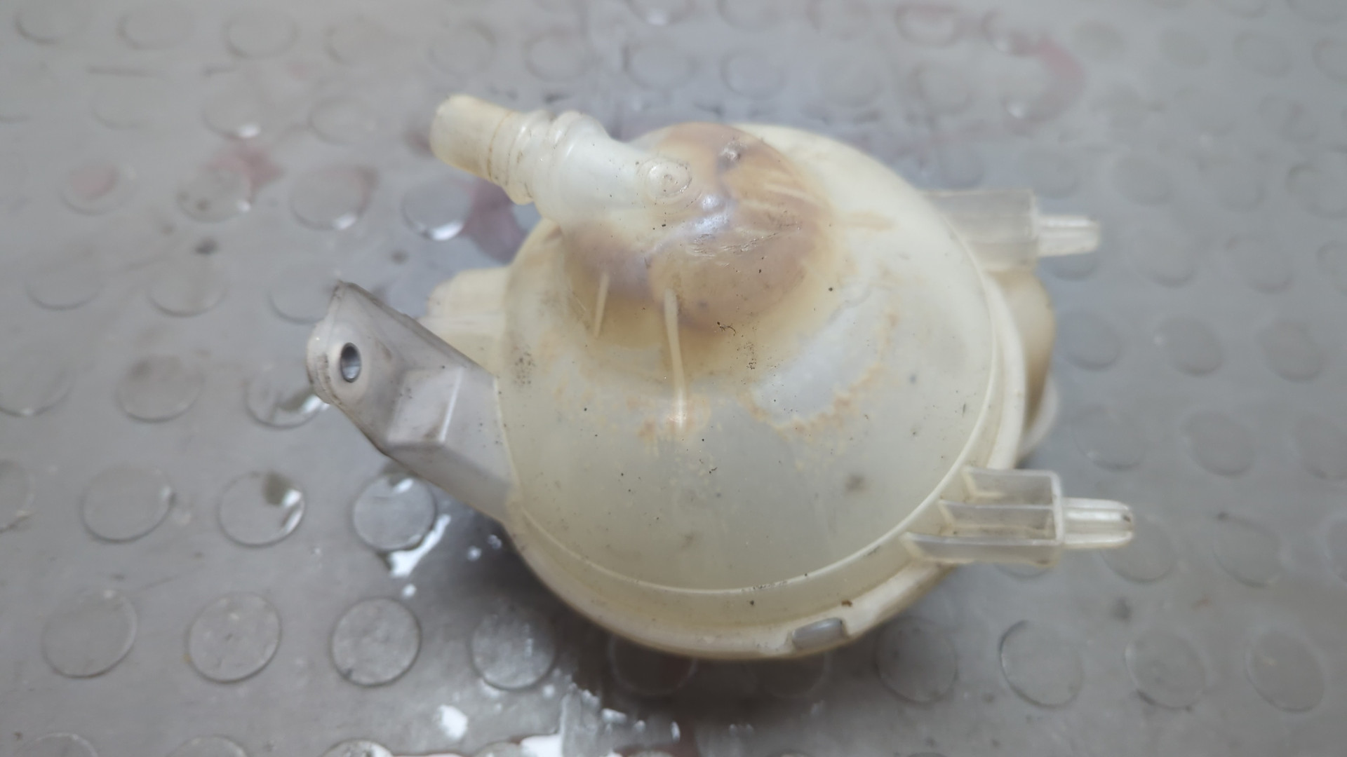 Бачок расширительный