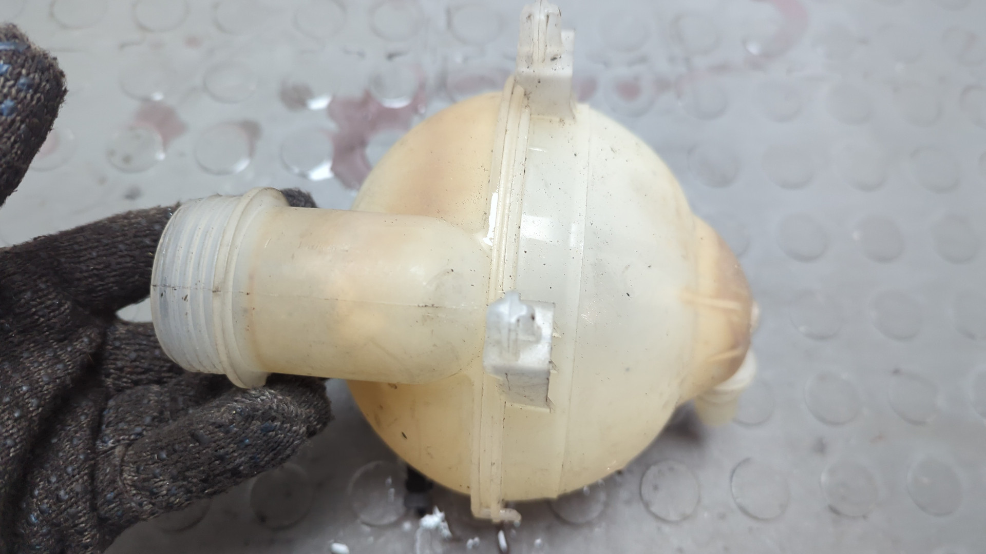 Бачок расширительный