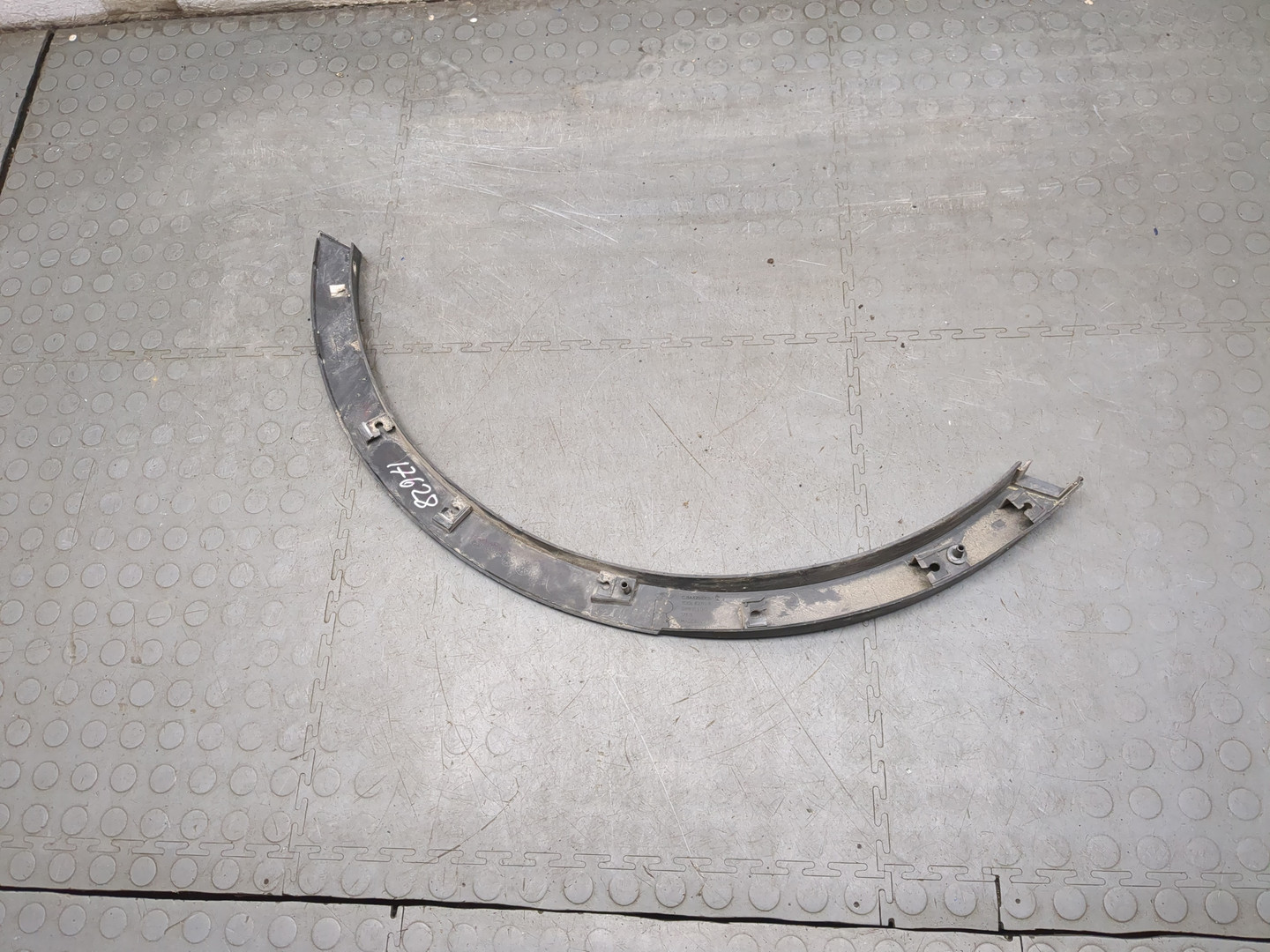 Молдинг заднего крыла правого