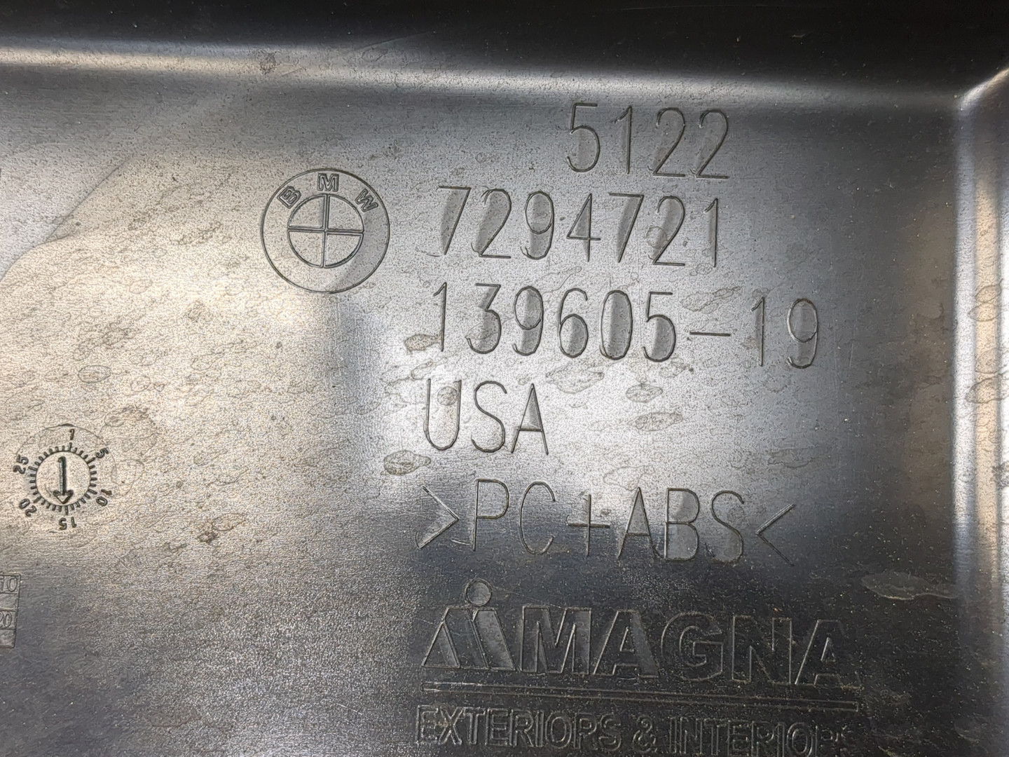 Кронштейн заднего бампера левый