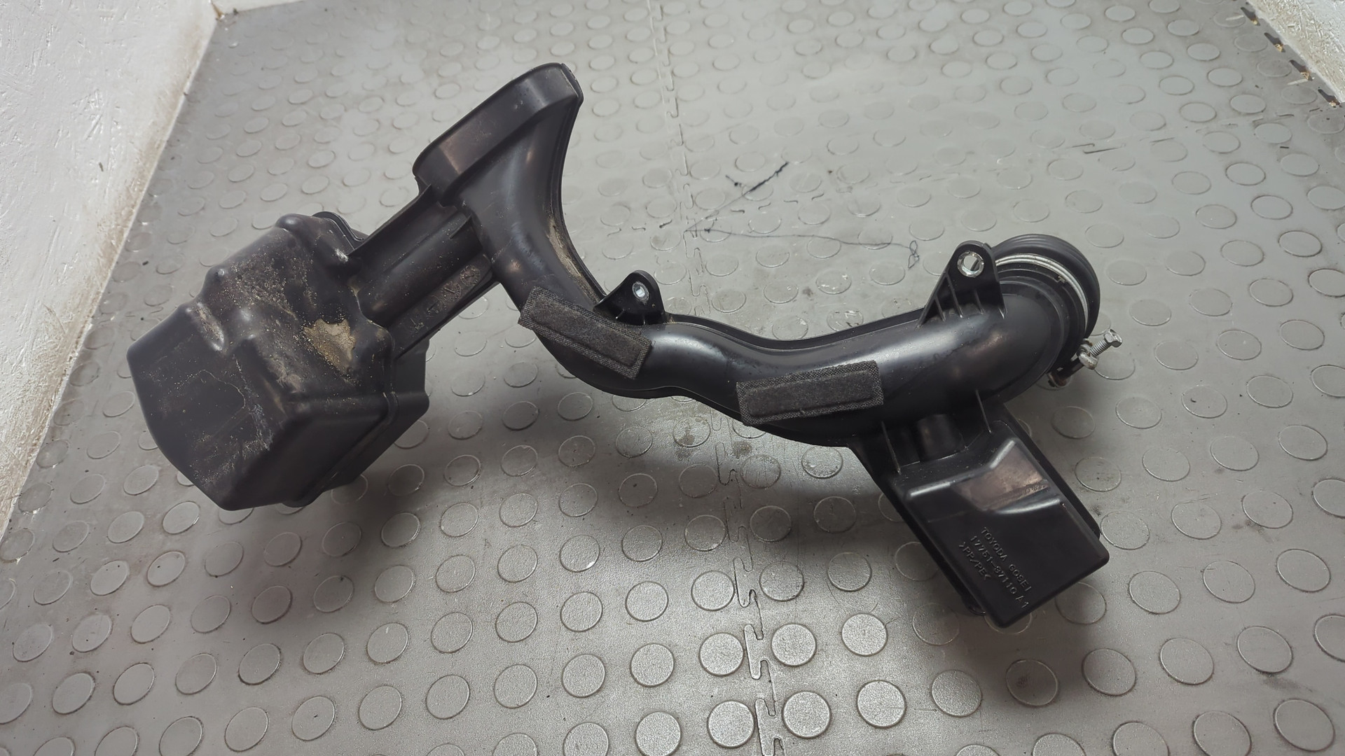 Резонатор воздушного фильтра