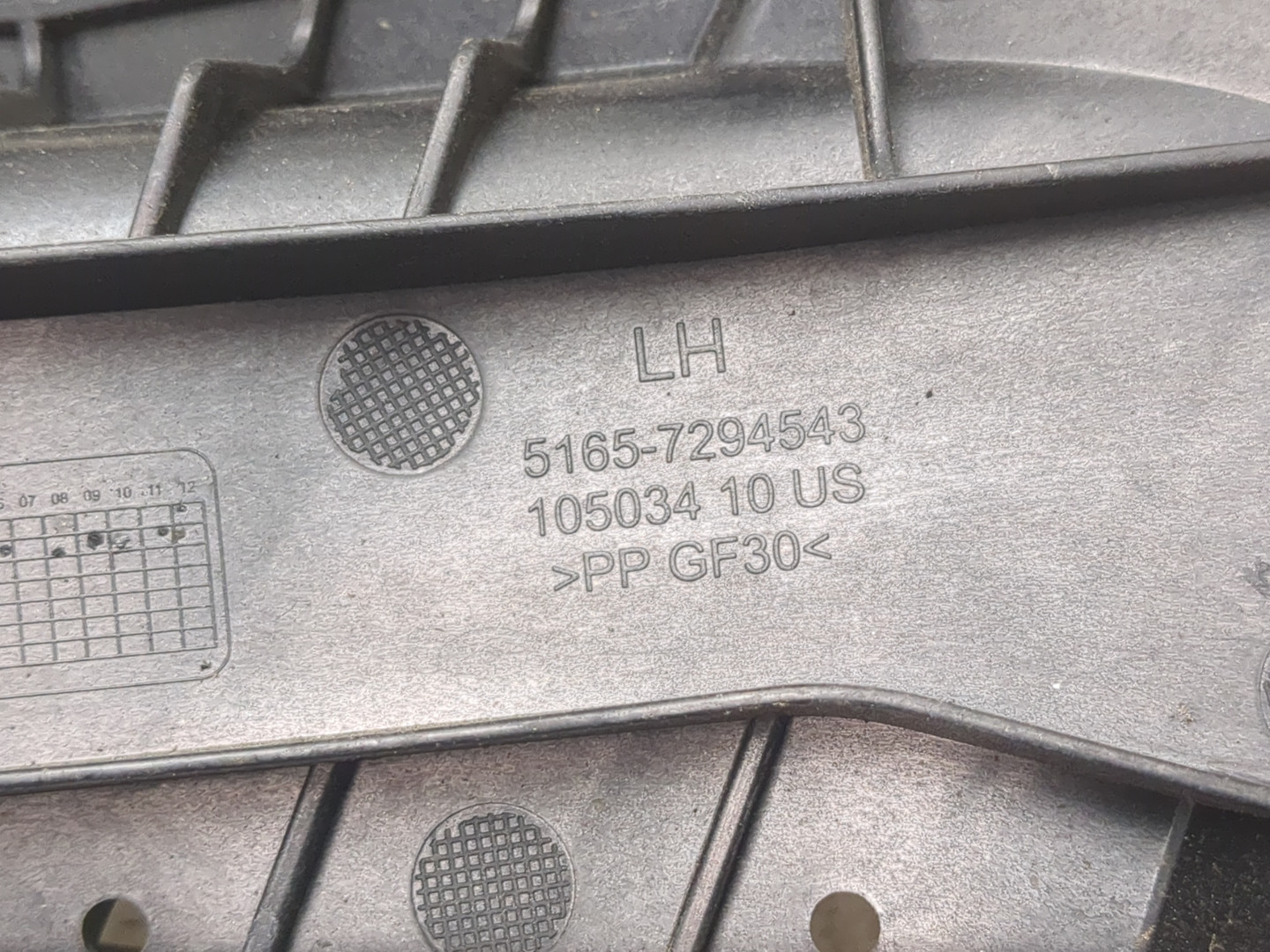 Кронштейн крепления крыла