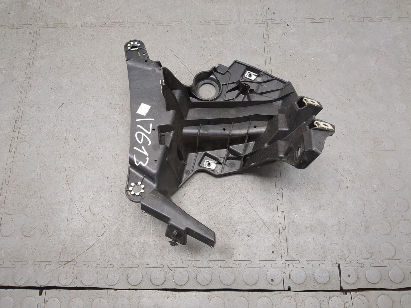 Кронштейн крепления крыла