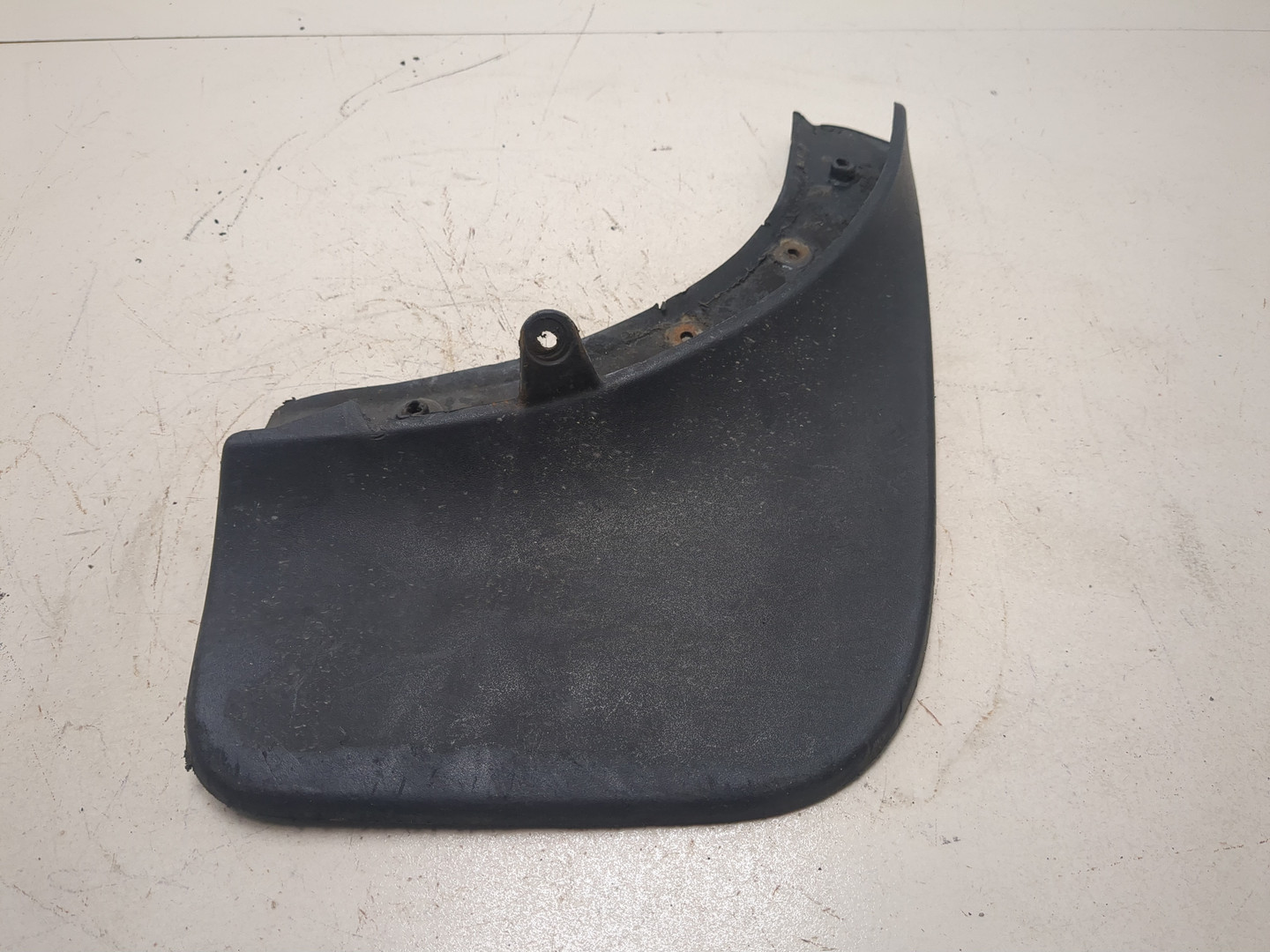 Брызговик задний правый