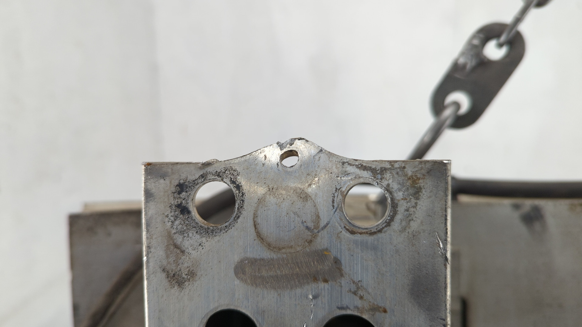 Усилитель переднего бампера