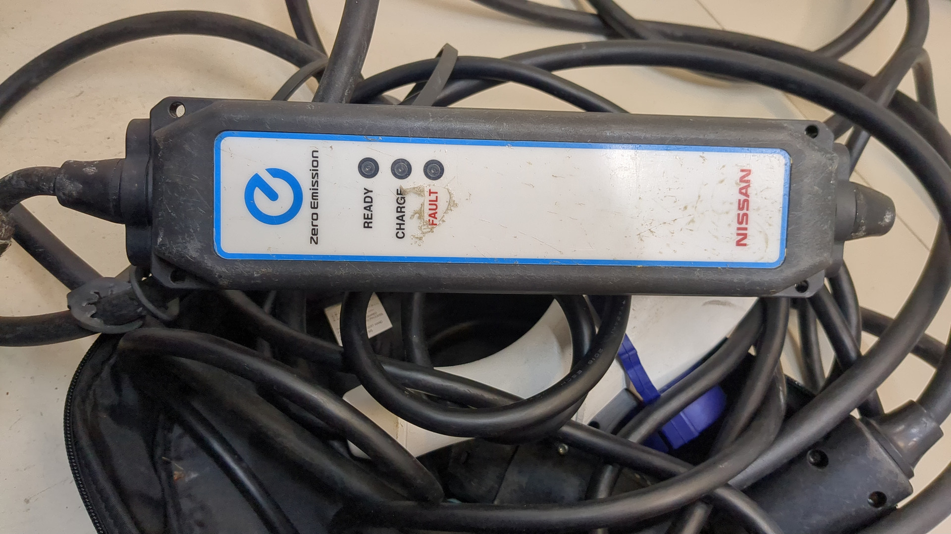 Зарядное устройство (кабель зарядный)