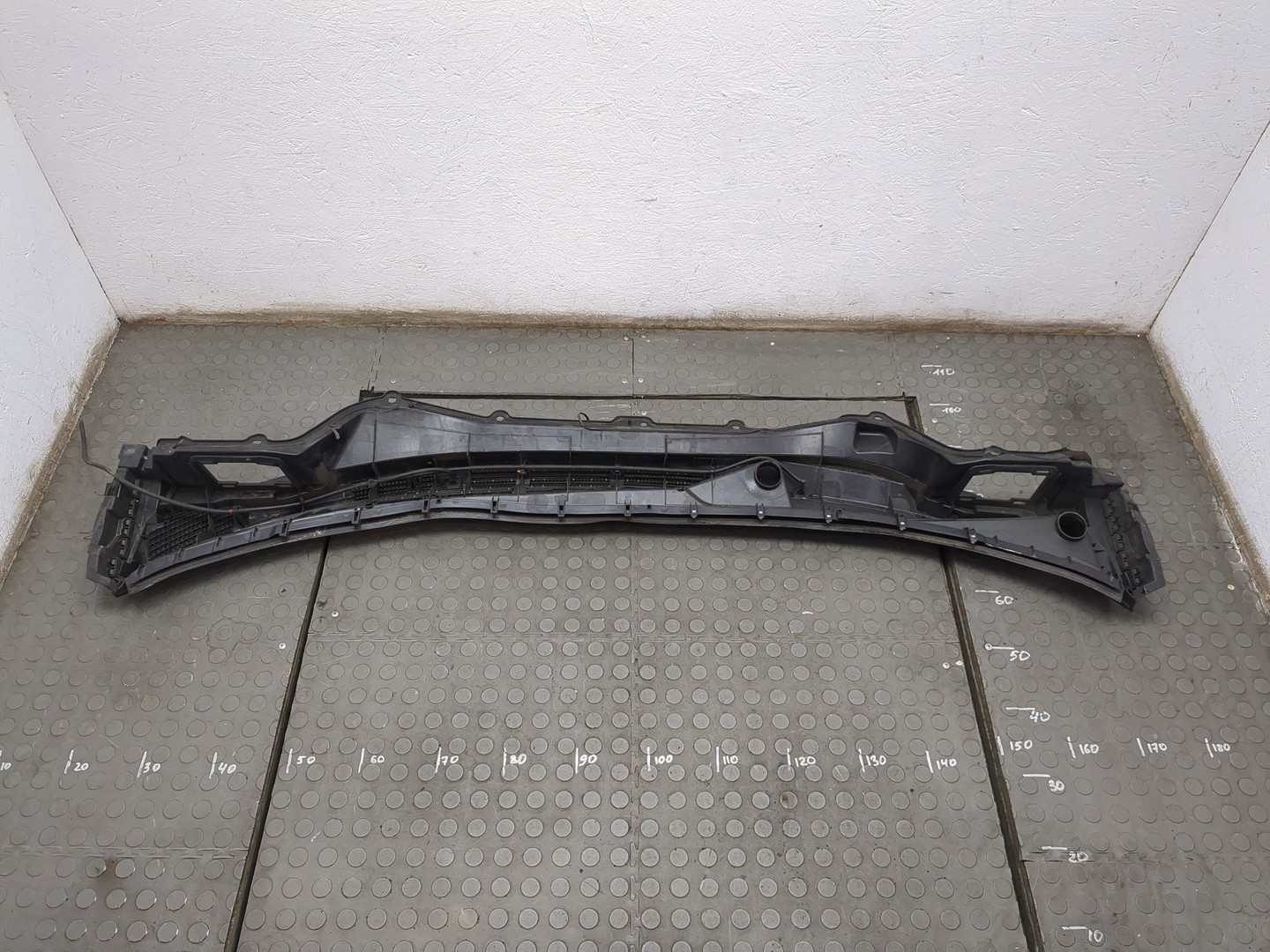 Решетка стеклоочистителей (Жабо)