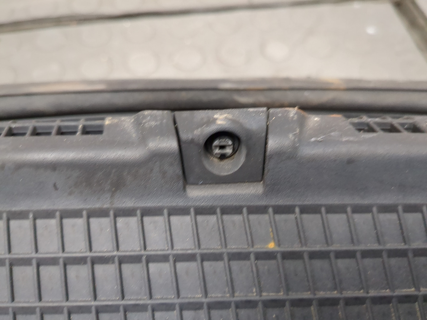 Решетка стеклоочистителей (Жабо)