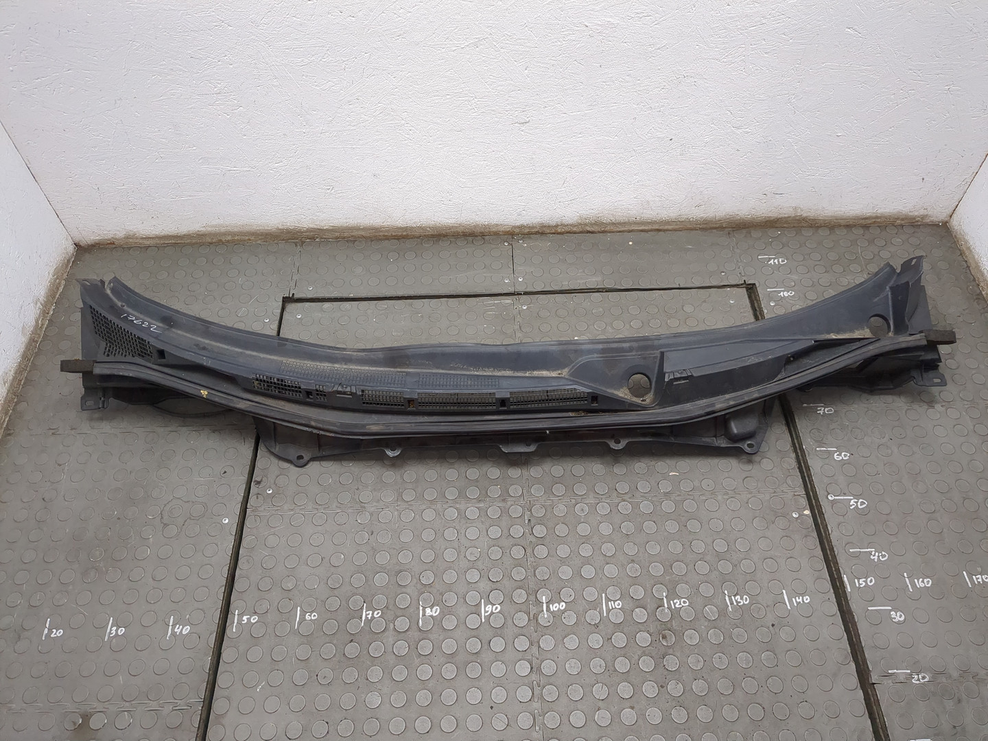 Решетка стеклоочистителей (Жабо)