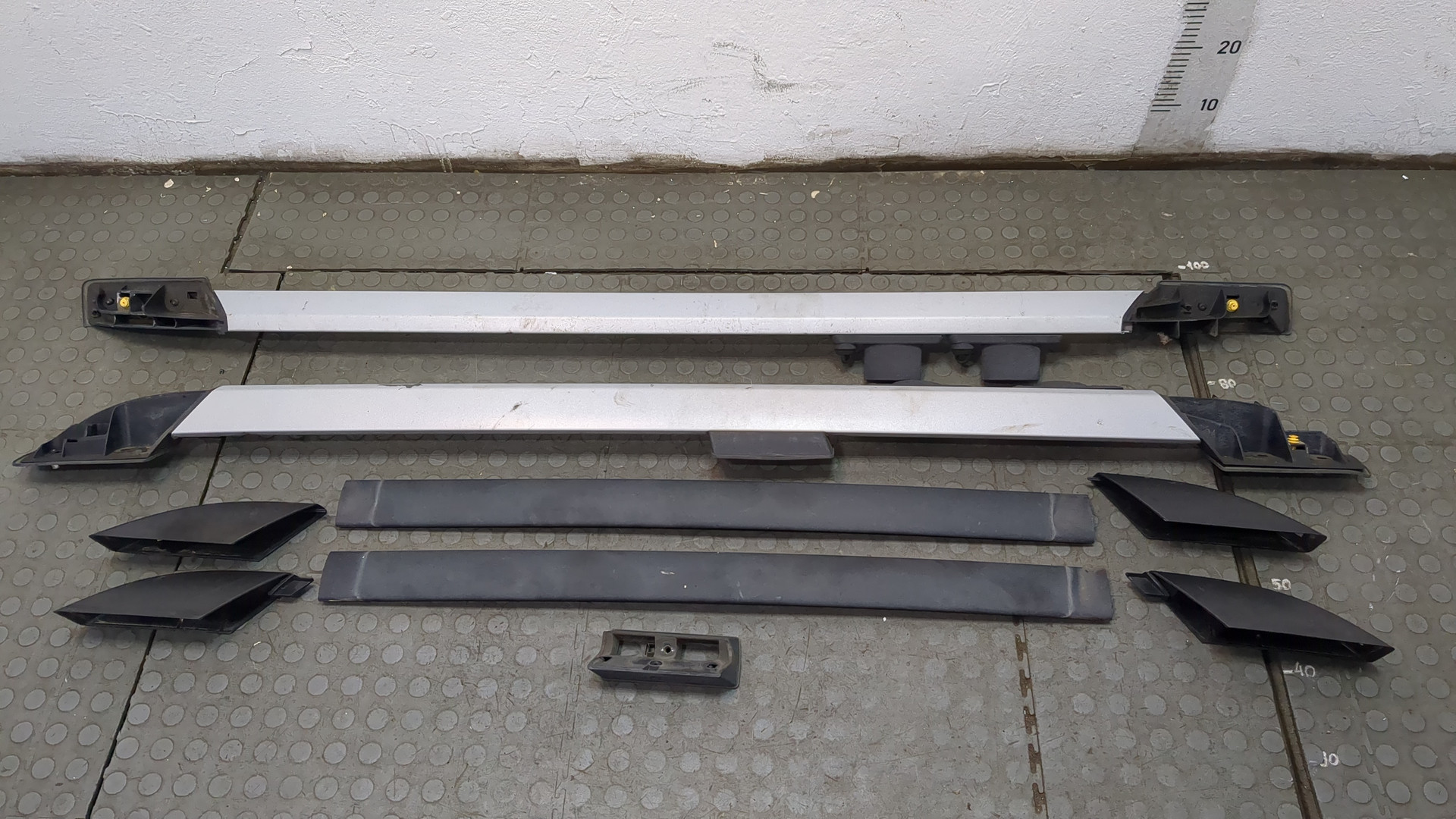 Рейлинги (релинг) к-кт (планки на крышу)