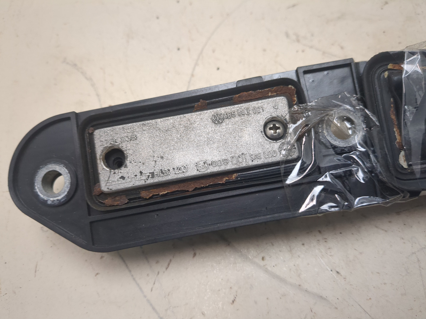 Кнопка открывания багажника