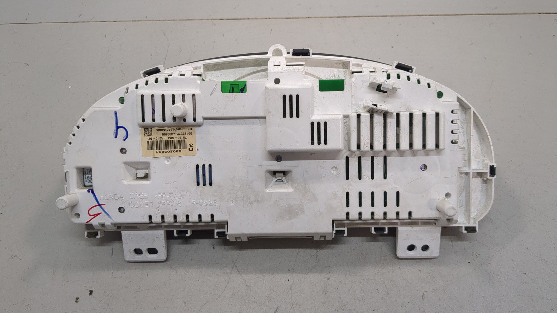 Панель приборов