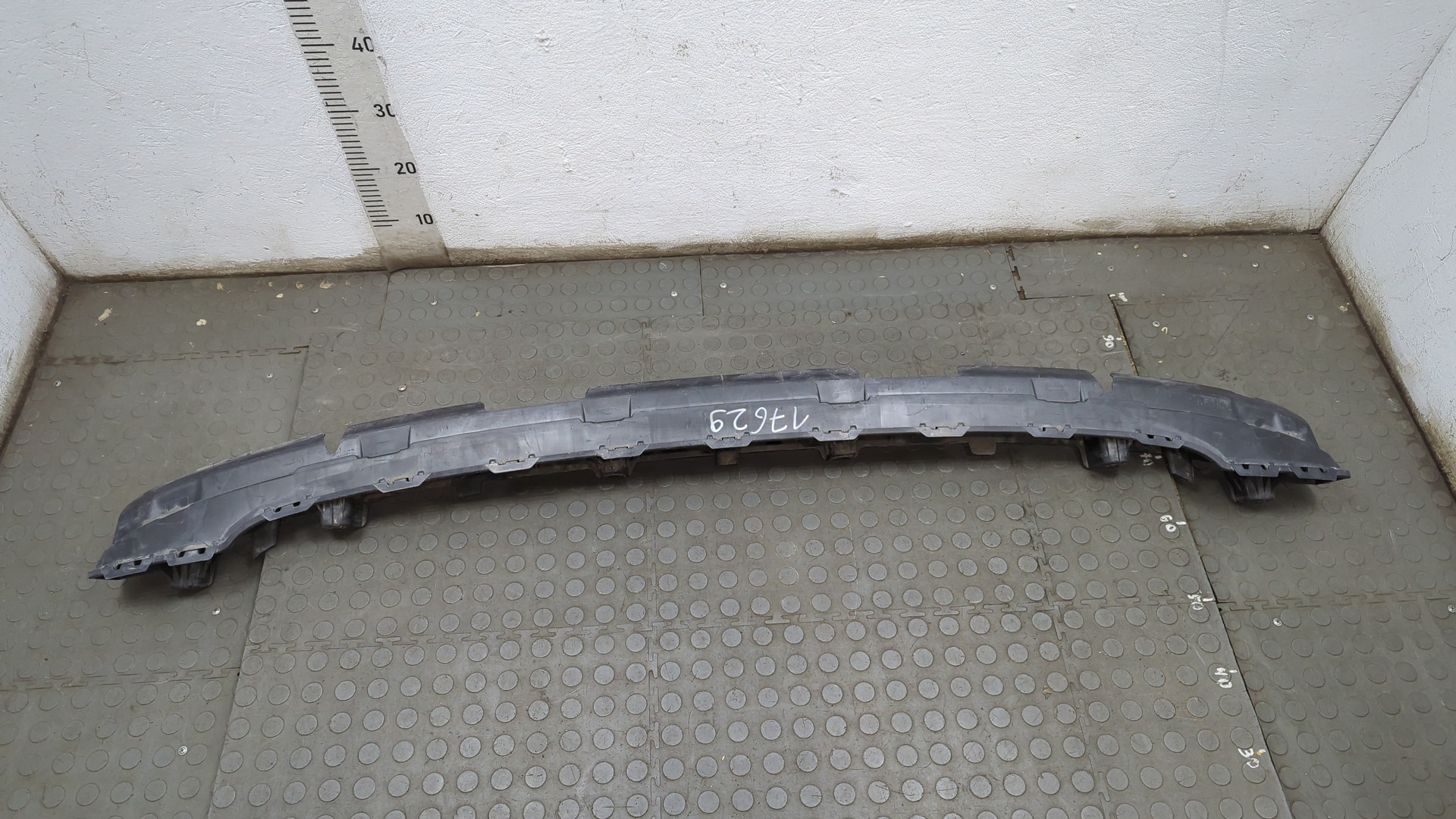 Кронштейн переднего бампера