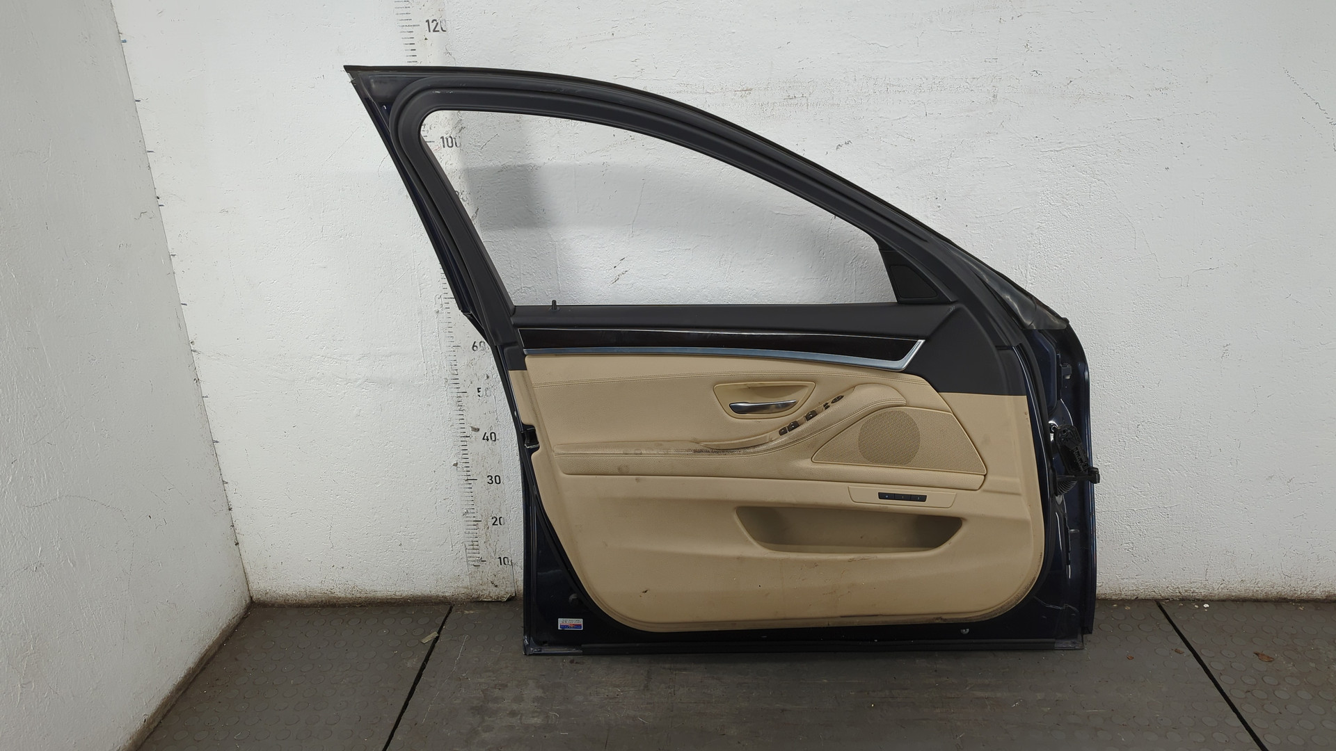 Дверь передняя левая