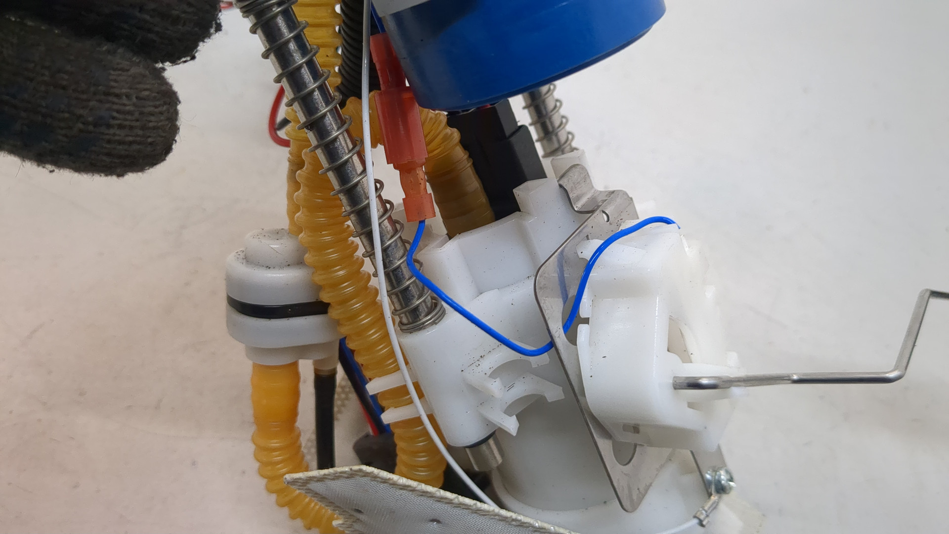 Насос топливный электрический