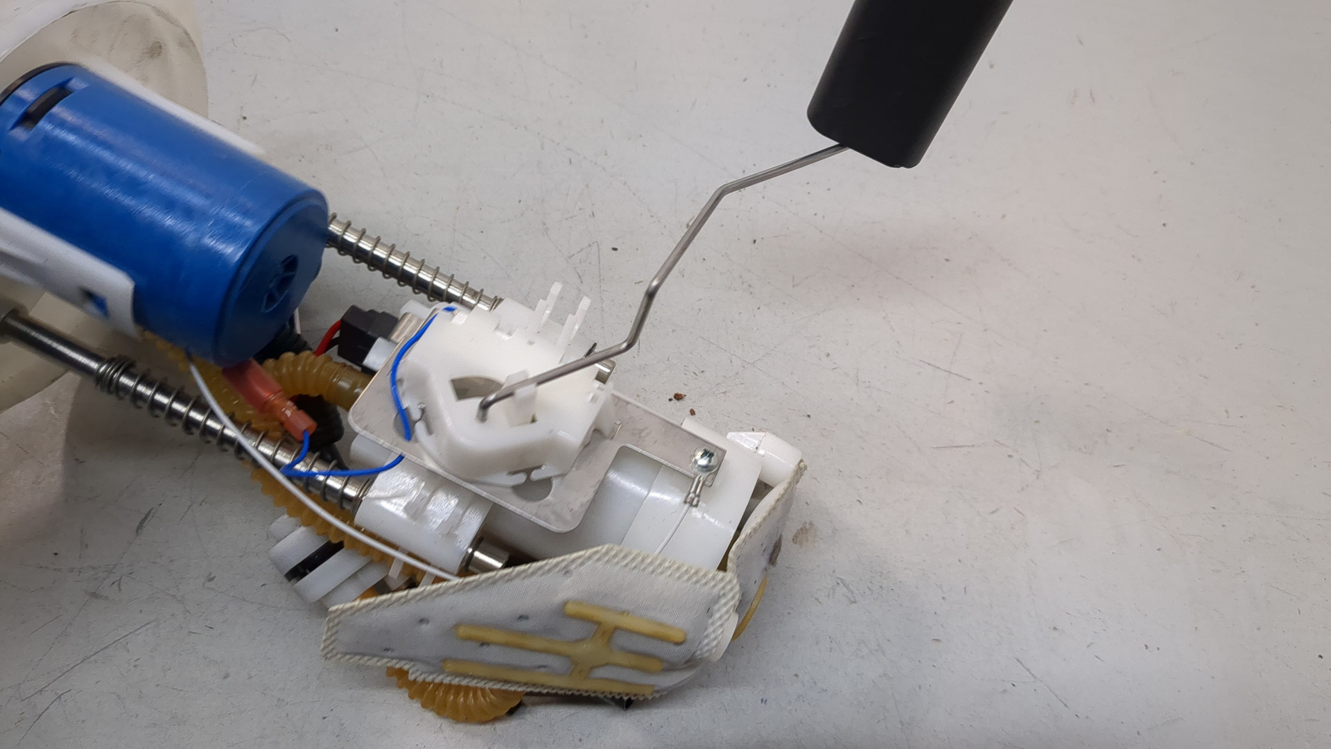 Насос топливный электрический