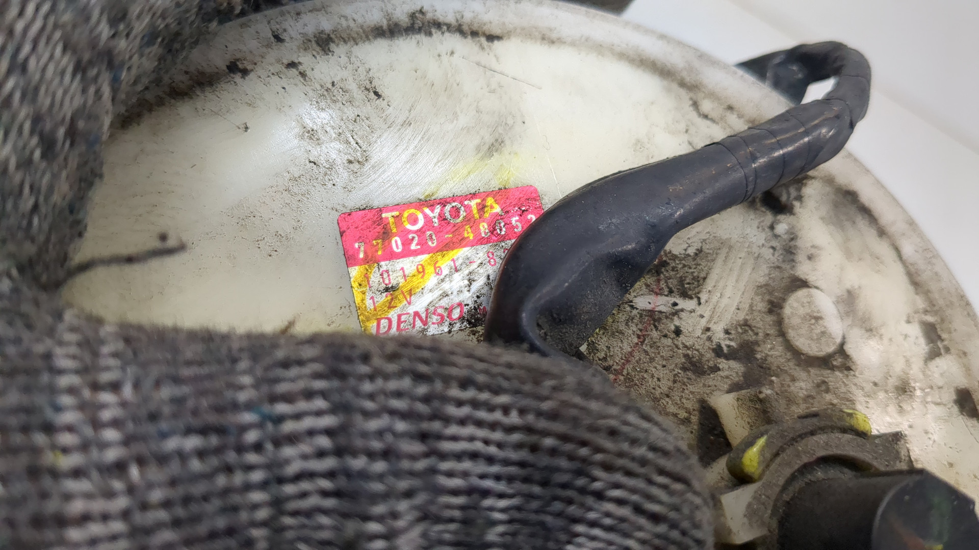 Насос топливный электрический