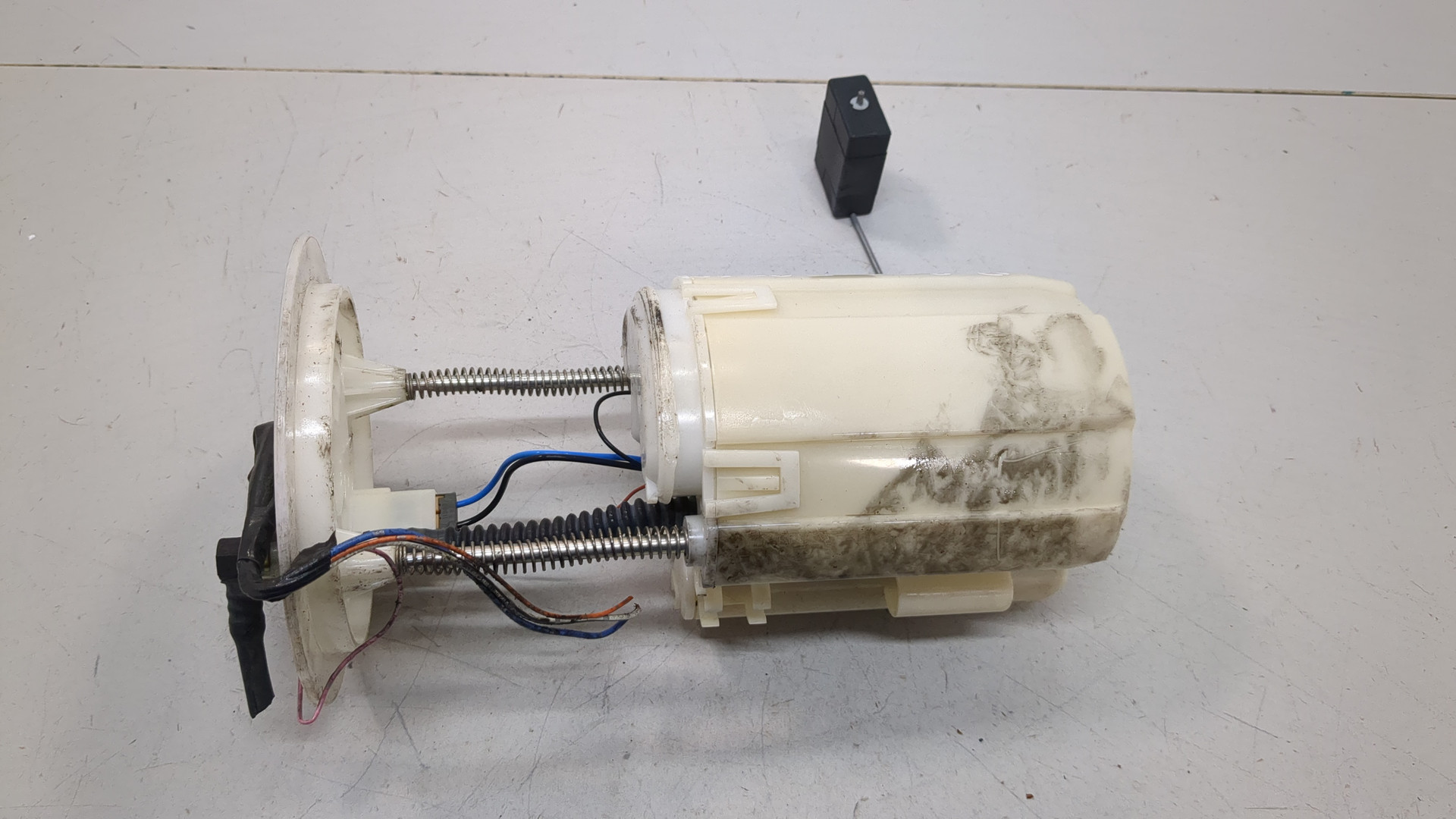 Насос топливный электрический