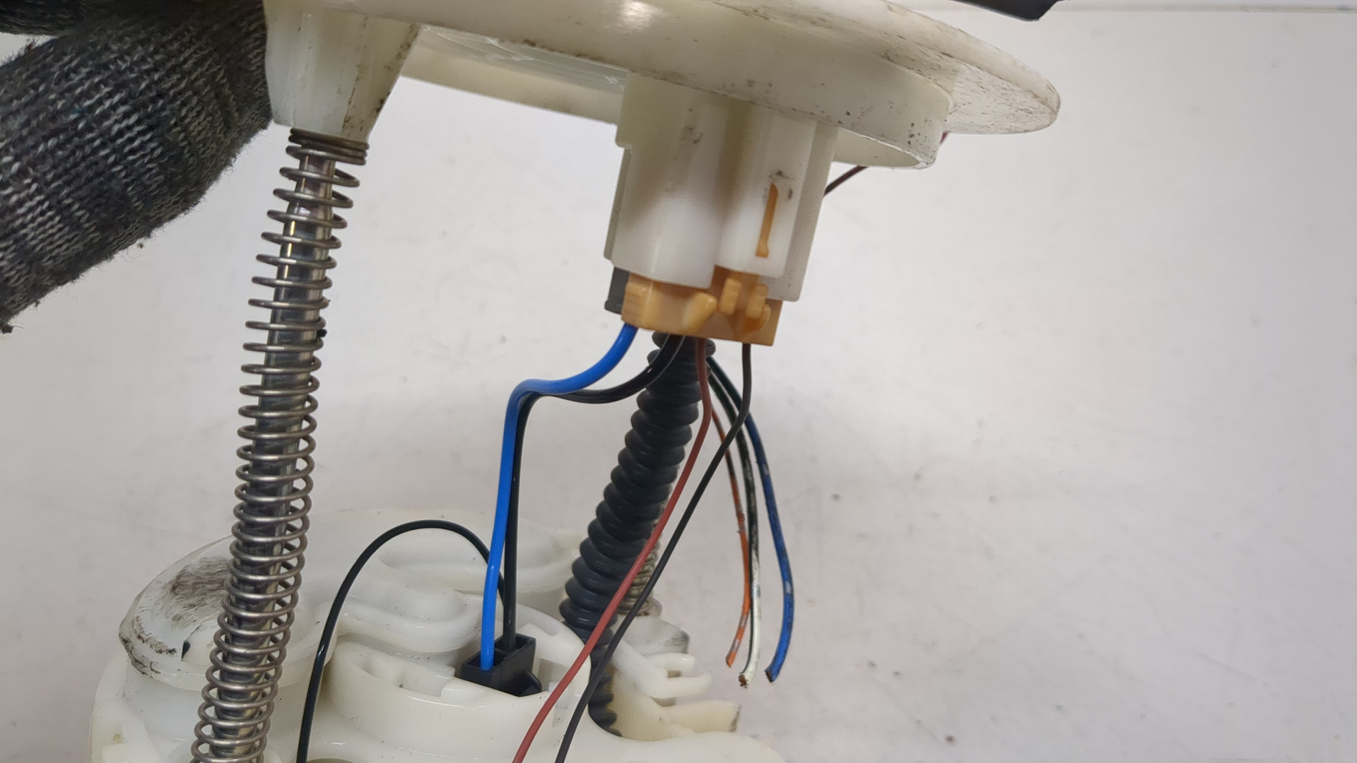 Насос топливный электрический