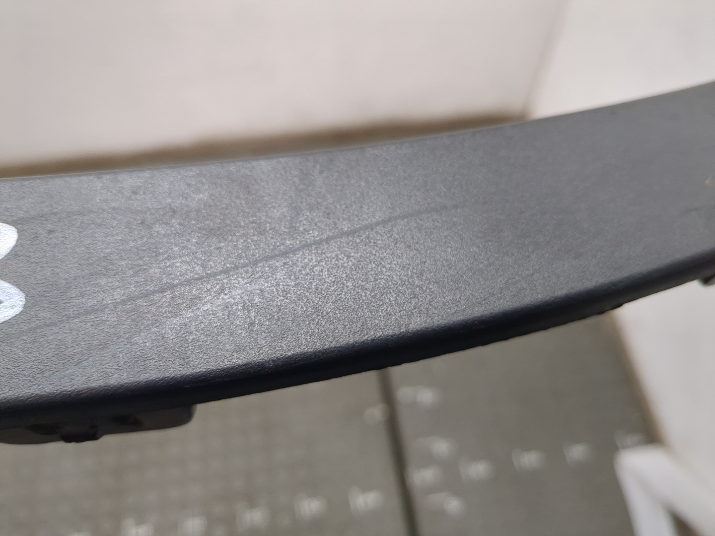 Накладка переднего крыла левого