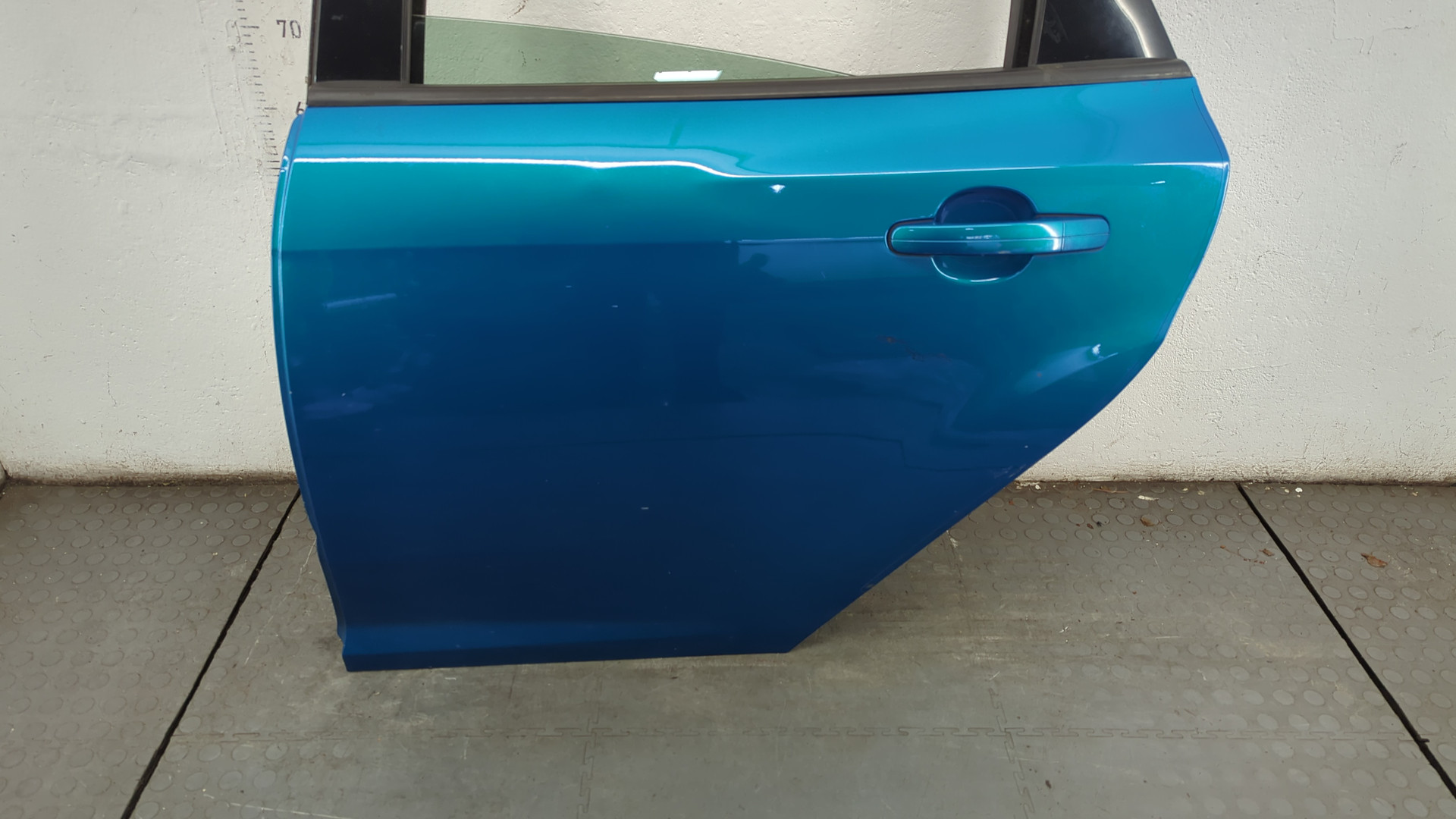 Дверь задняя левая