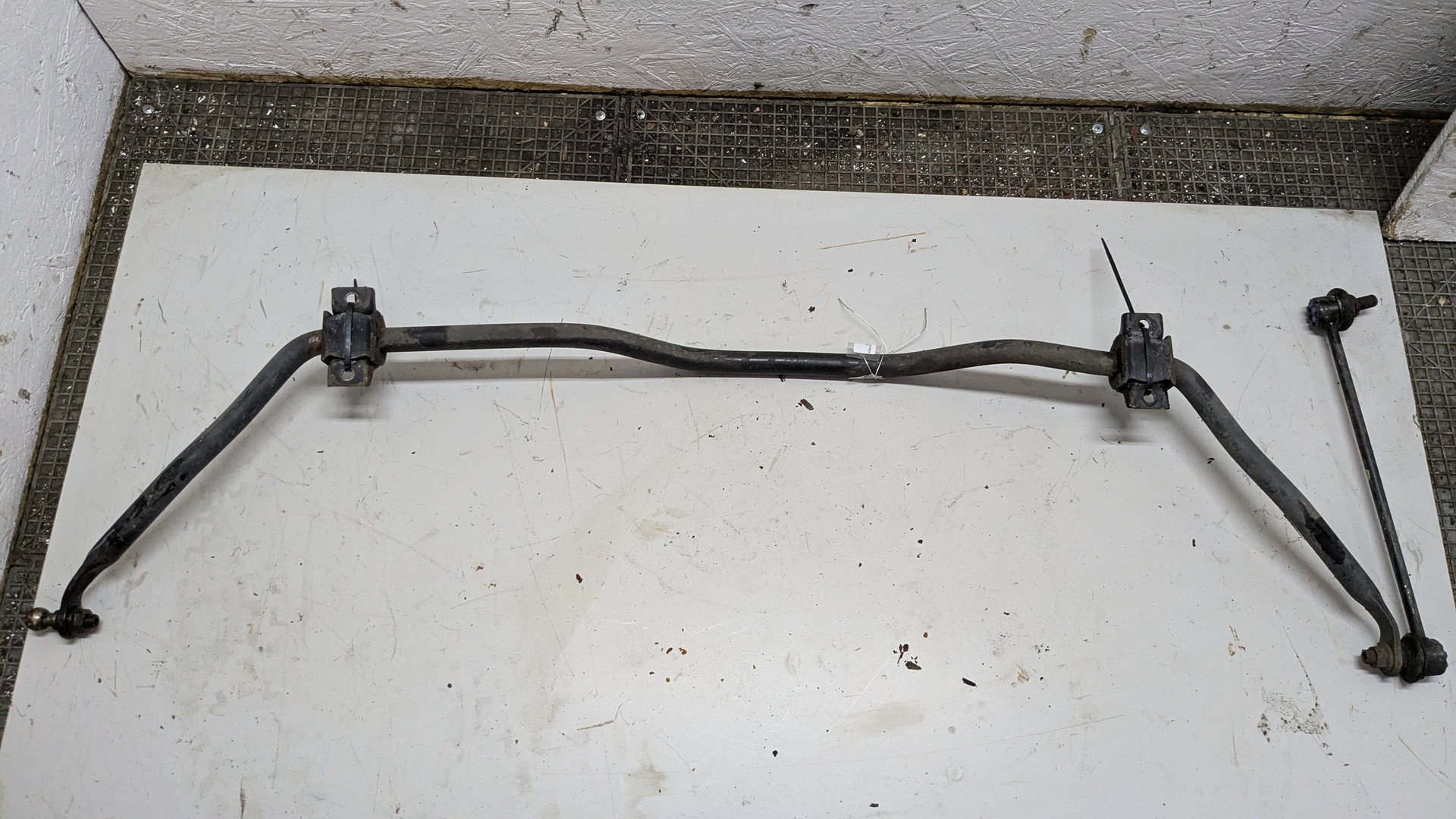 Стабилизатор задний