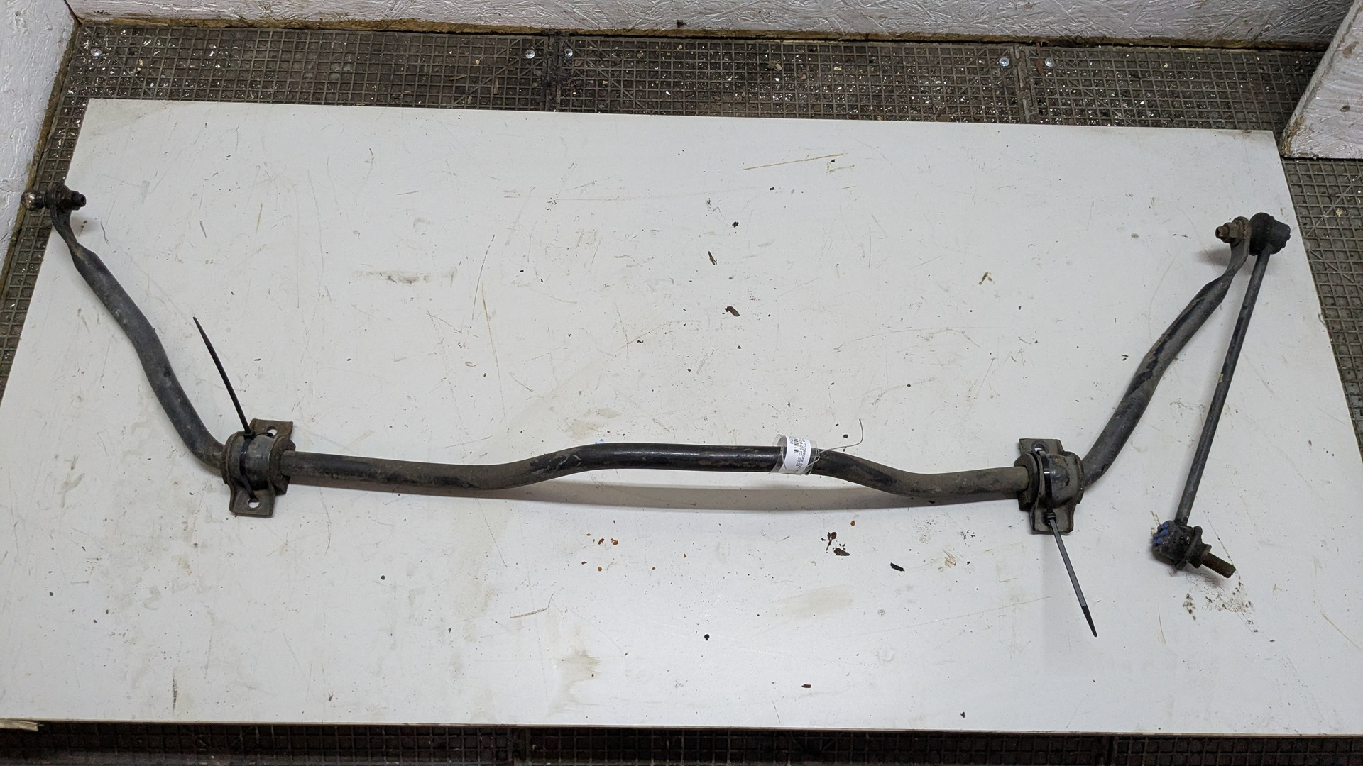 Стабилизатор задний