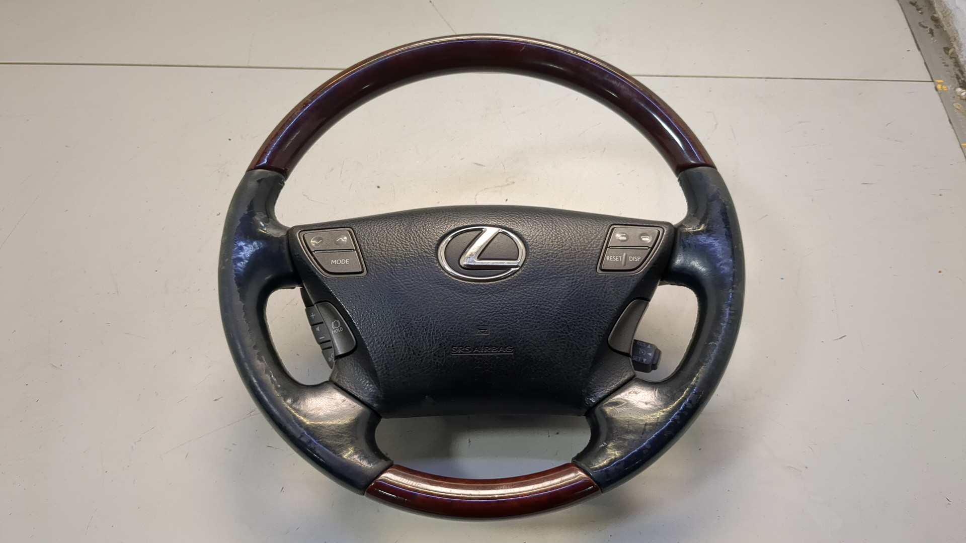 Рулевое колесо (руль)