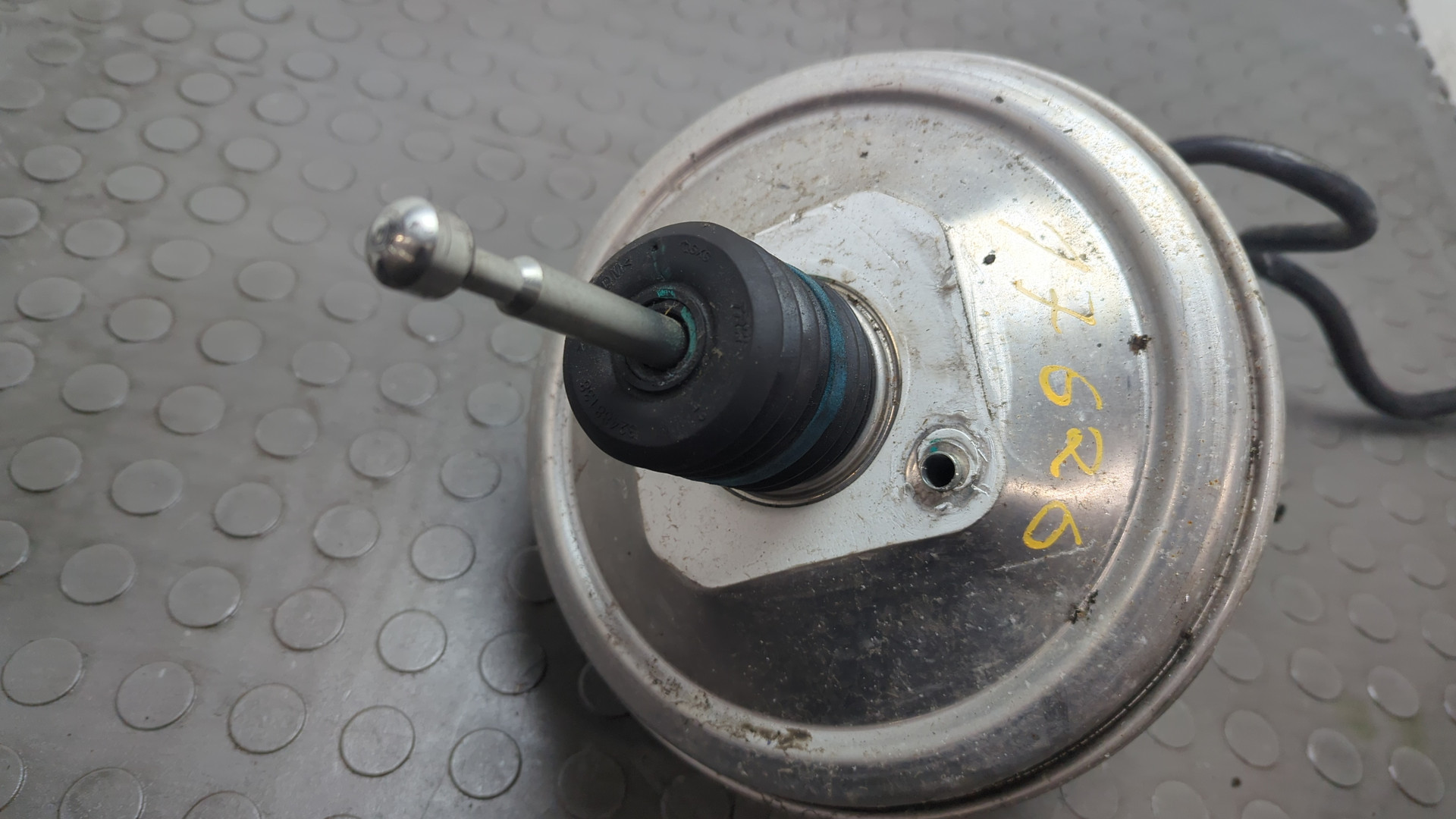 Цилиндр тормозной главный