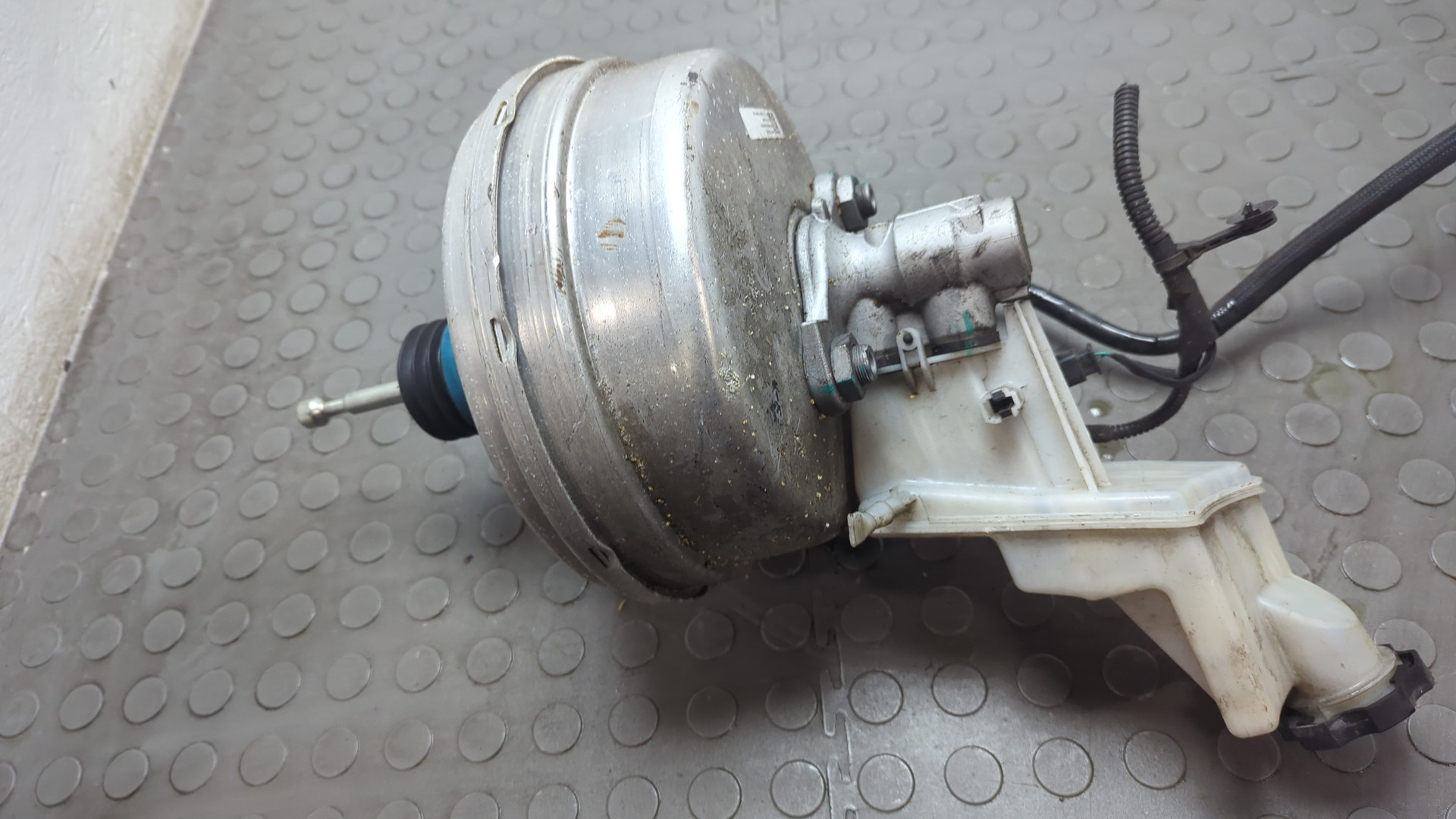 Цилиндр тормозной главный