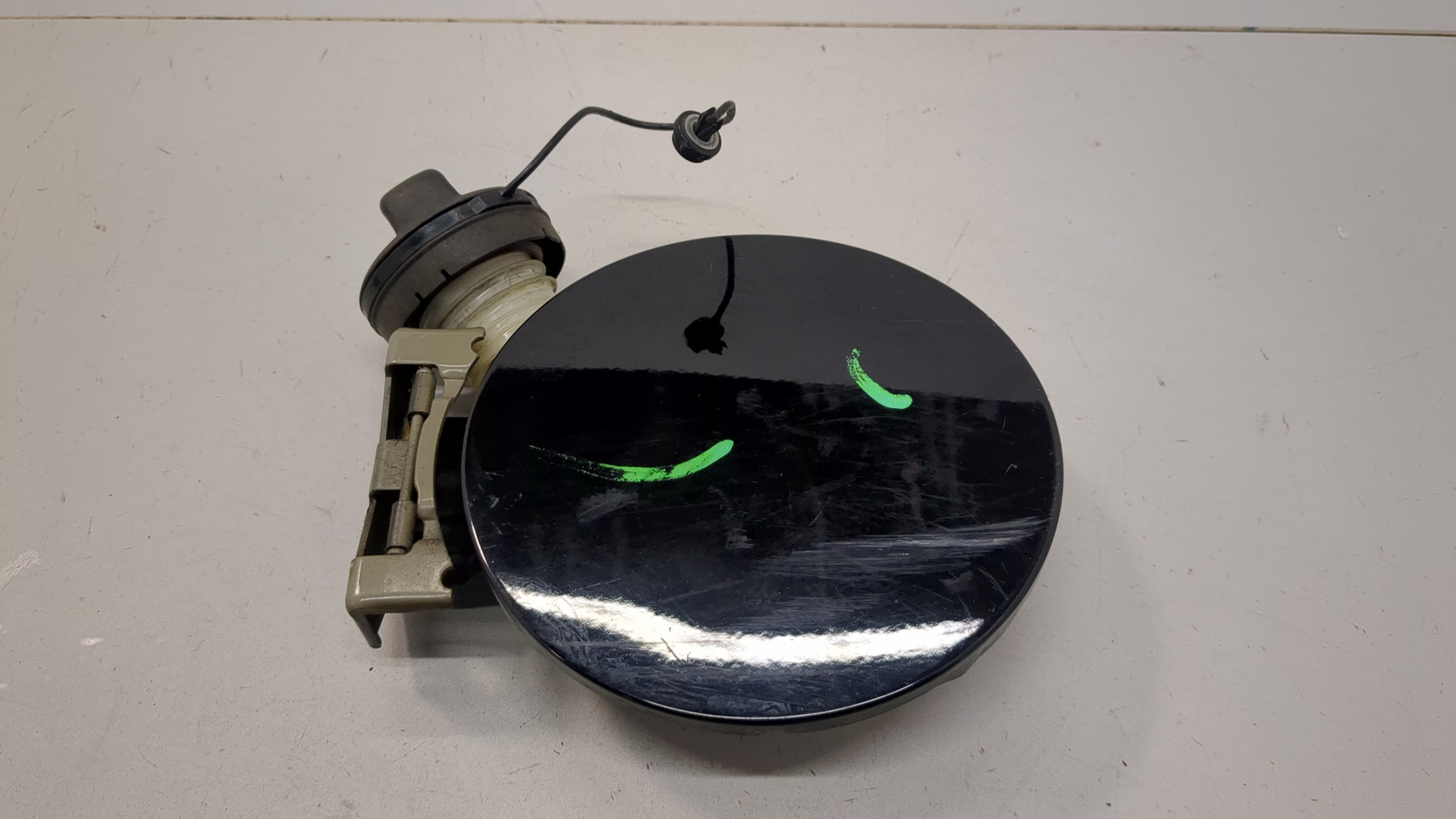 Лючок бензобака