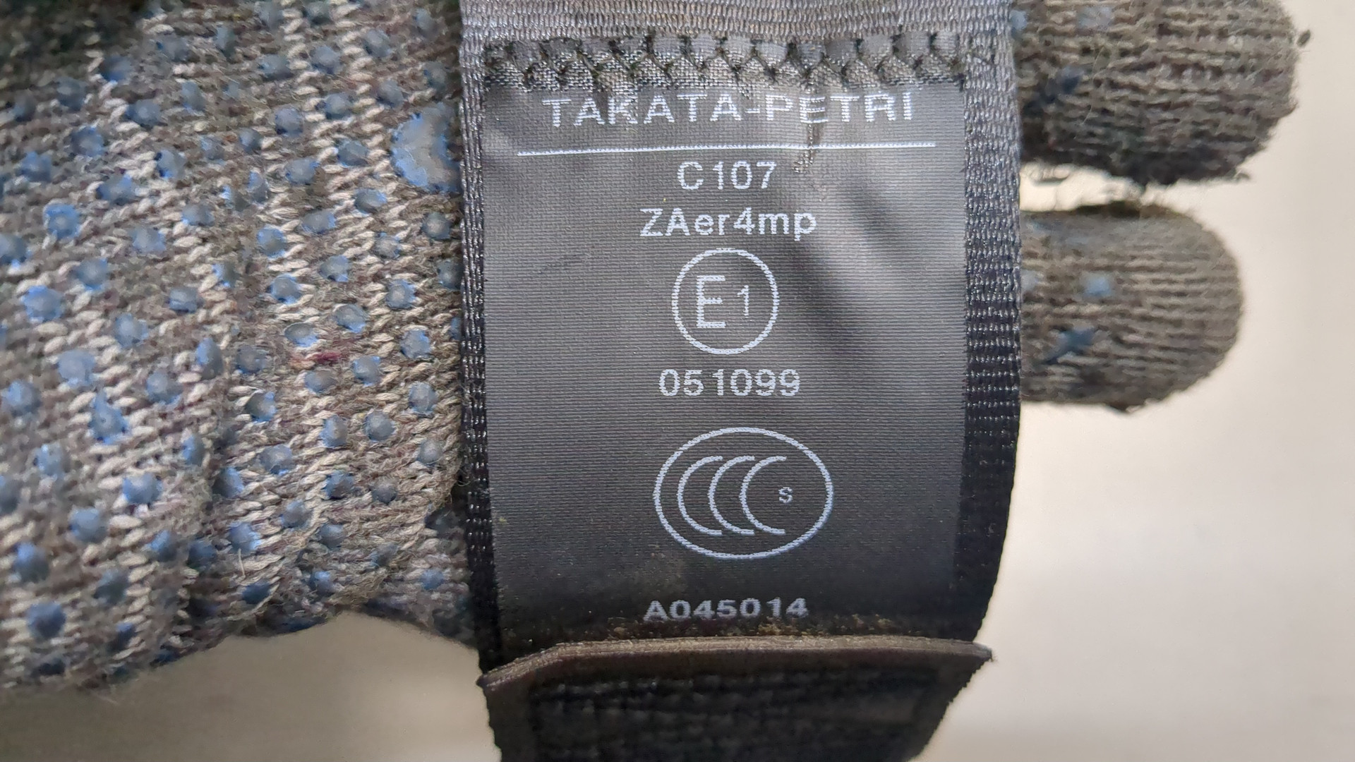 Ремень безопасности