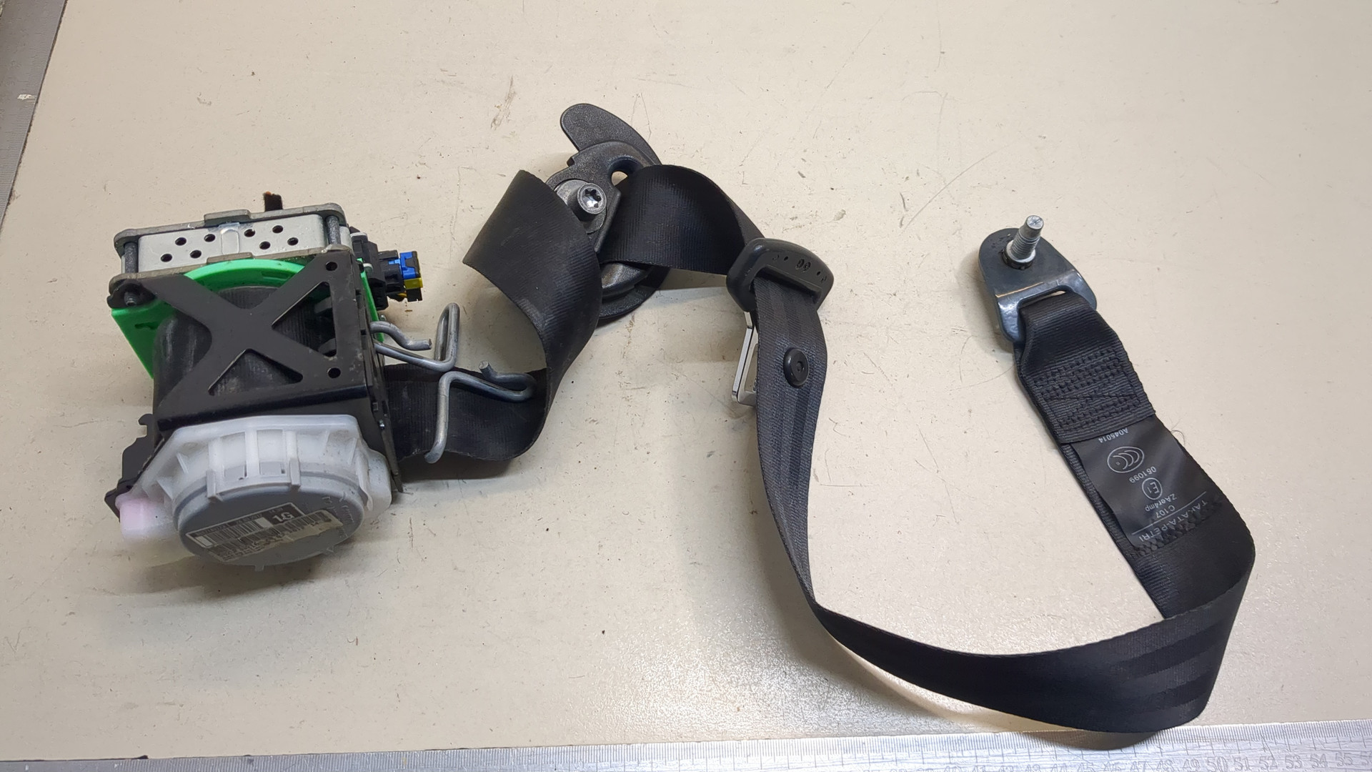 Ремень безопасности