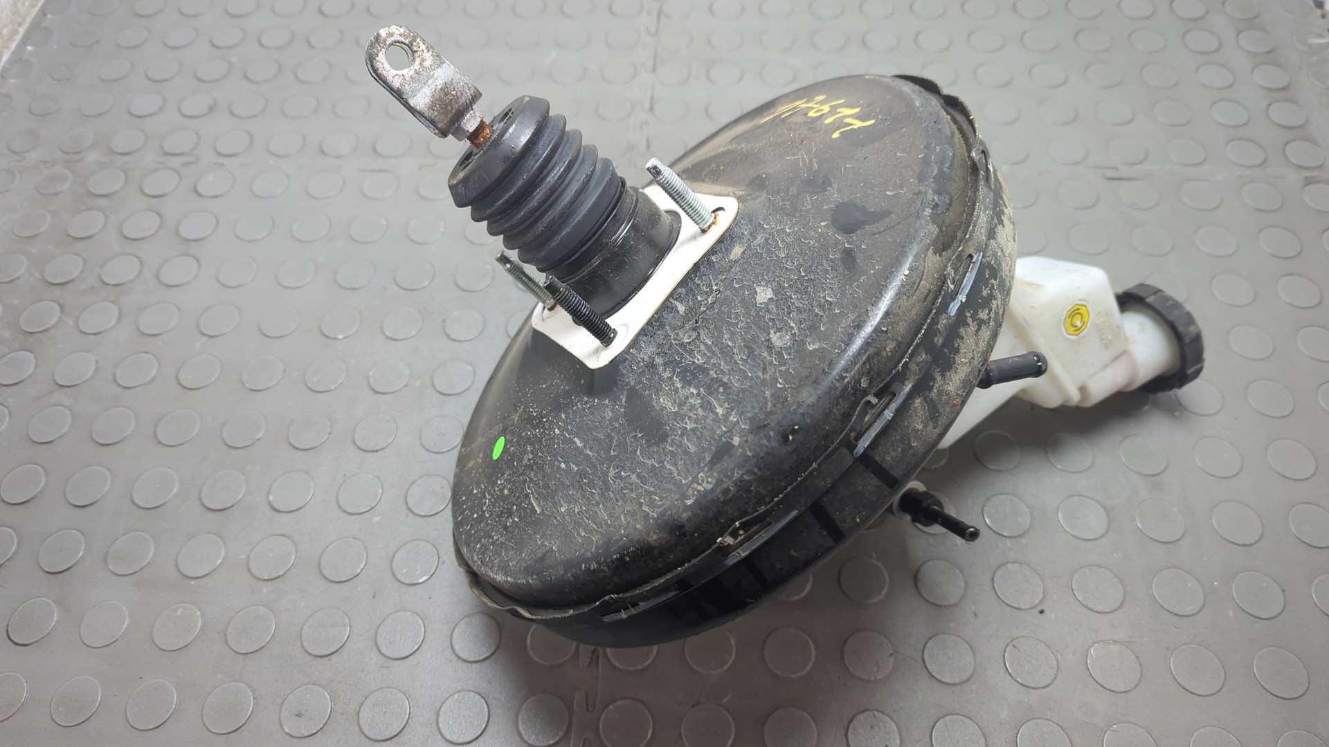 Цилиндр тормозной главный