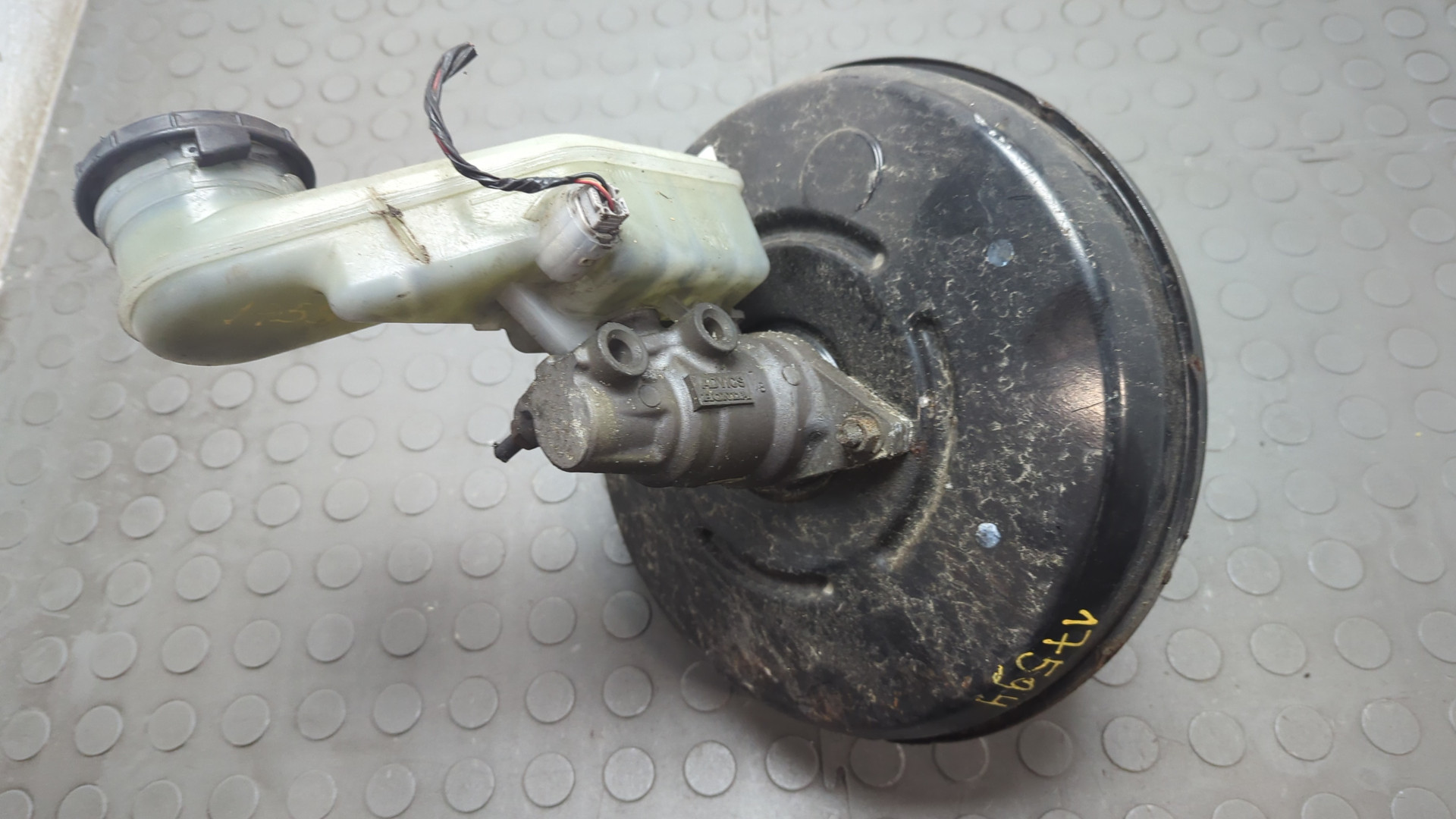 Цилиндр тормозной главный