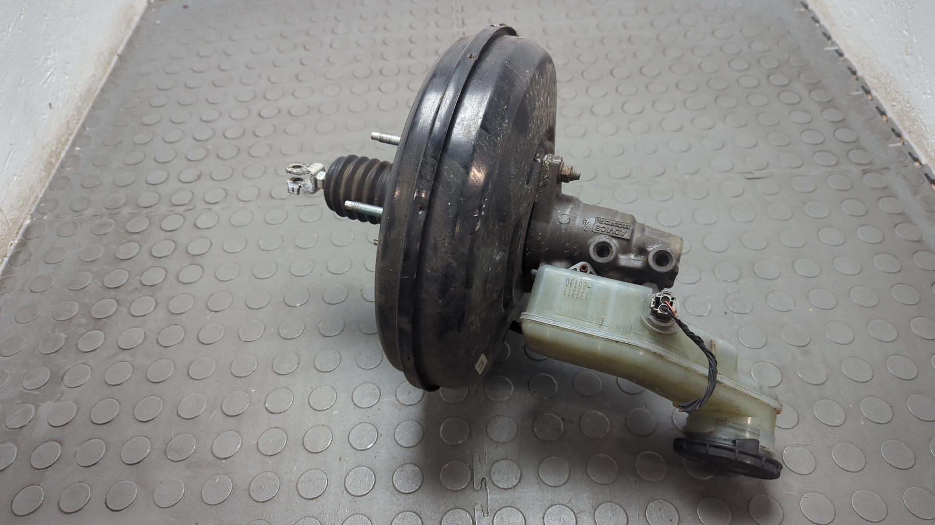 Цилиндр тормозной главный