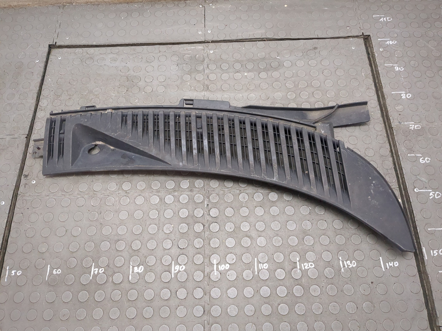 Решетка стеклоочистителей (Жабо)