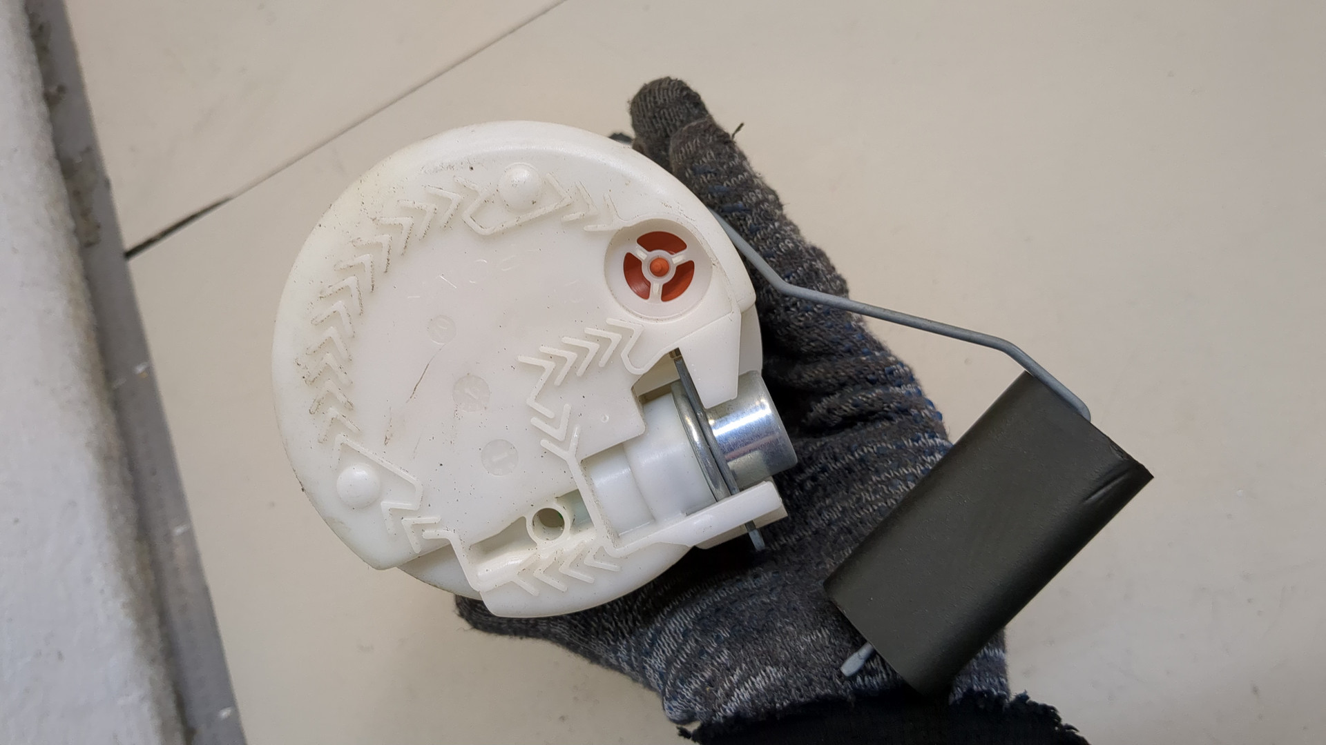 Насос топливный электрический