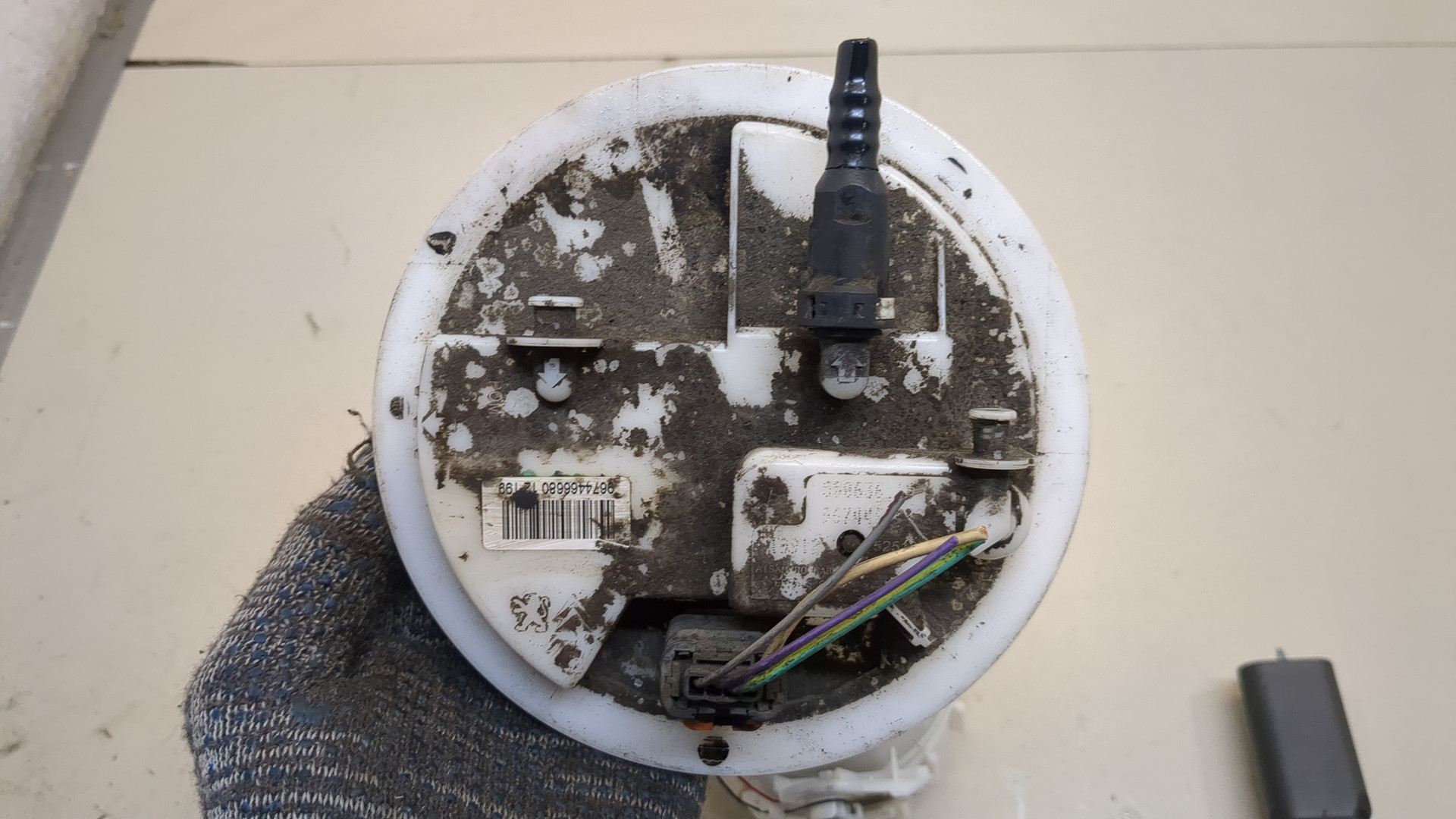 Насос топливный электрический