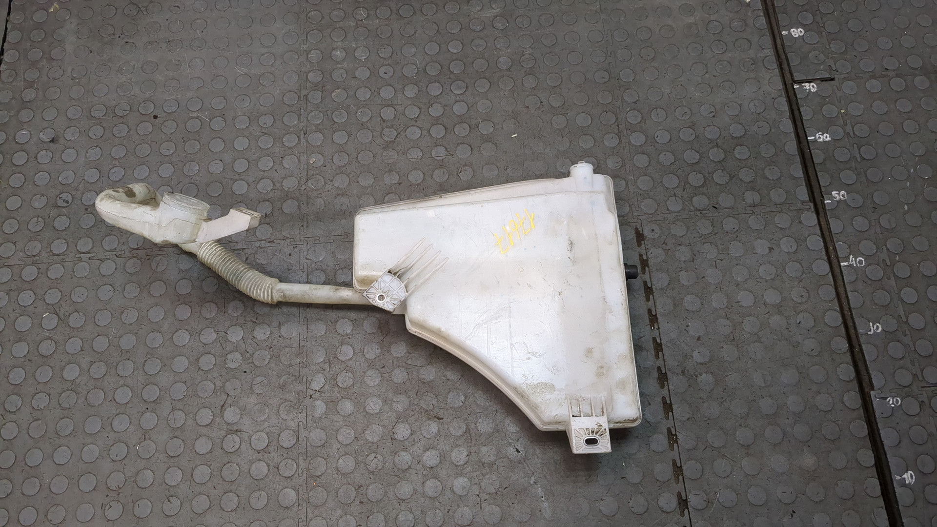 Бачок омывателя лобового стекла